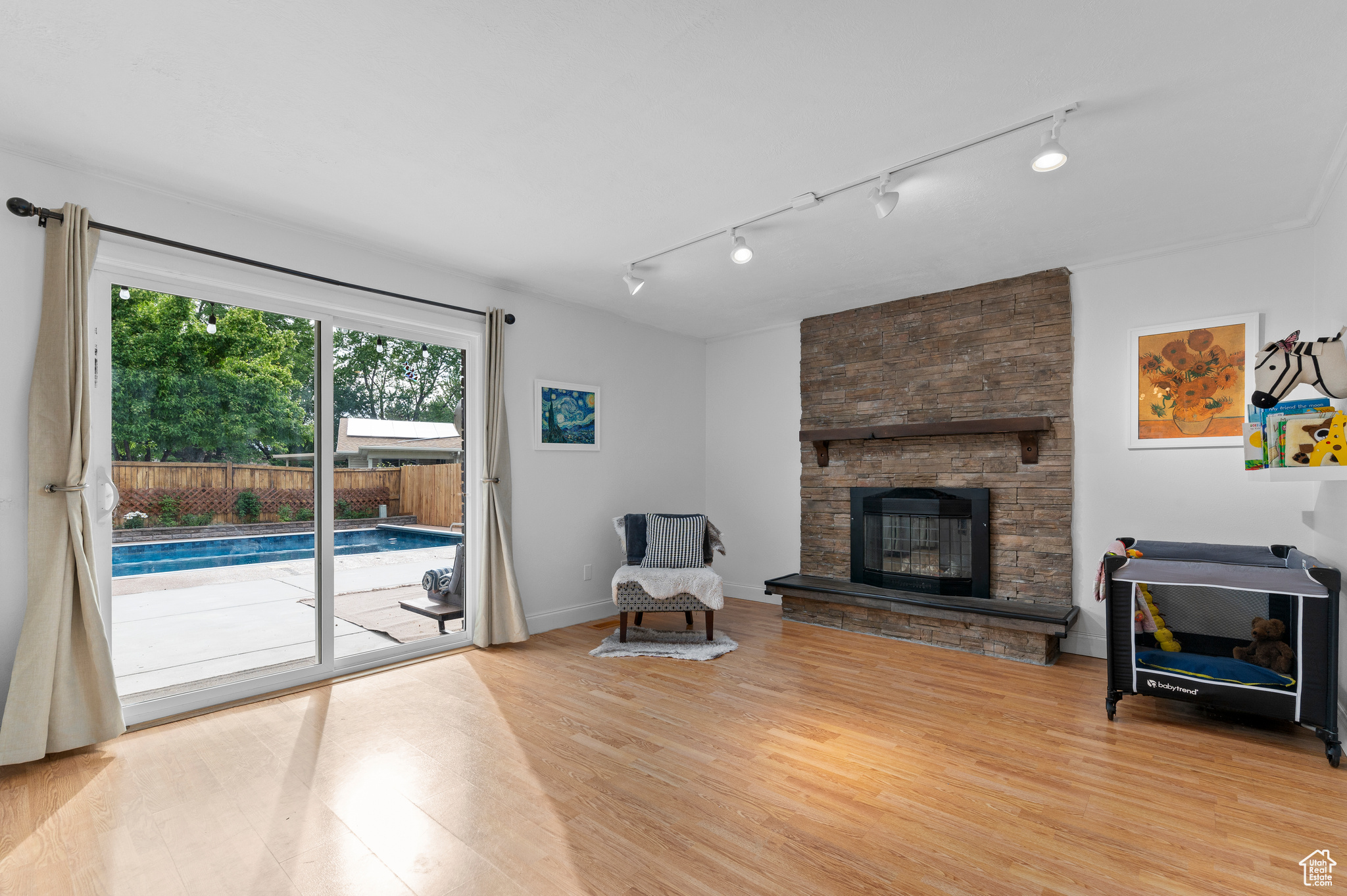 Sandy, Utah, 84093, United States, 6 Bedrooms Bedrooms, ,2 BathroomsBathrooms,Residential,For Sale,1882601