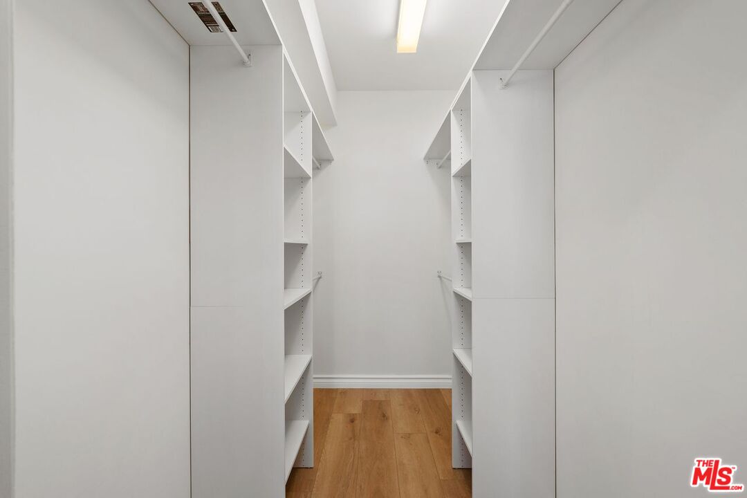West Hollywood, California, 90048, United States, 2 Bedrooms Bedrooms, ,3 BathroomsBathrooms,Residential,For Sale,1762053