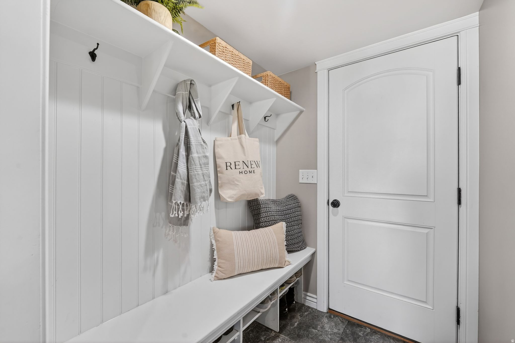 Syracuse, Utah, 84075, United States, 5 Bedrooms Bedrooms, ,3 BathroomsBathrooms,Residential,For Sale,2003414