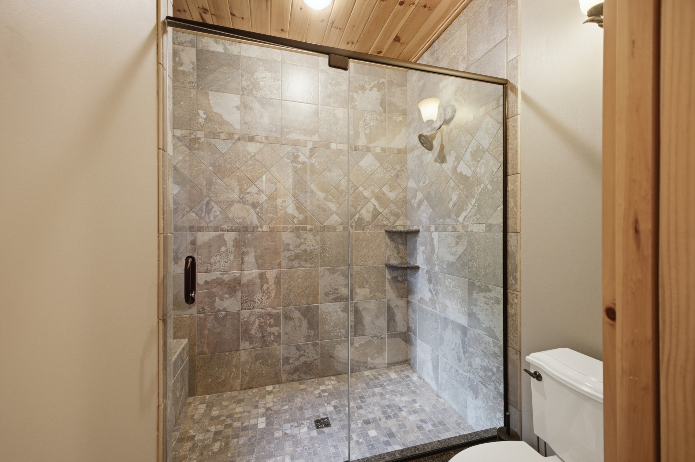  64 Pointe Drive, Schroon Lake, NY, 12870 - 物件實景