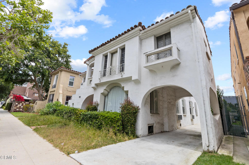 Los Angeles, California, 90035, United States, ,Residential,For Sale,1691195
