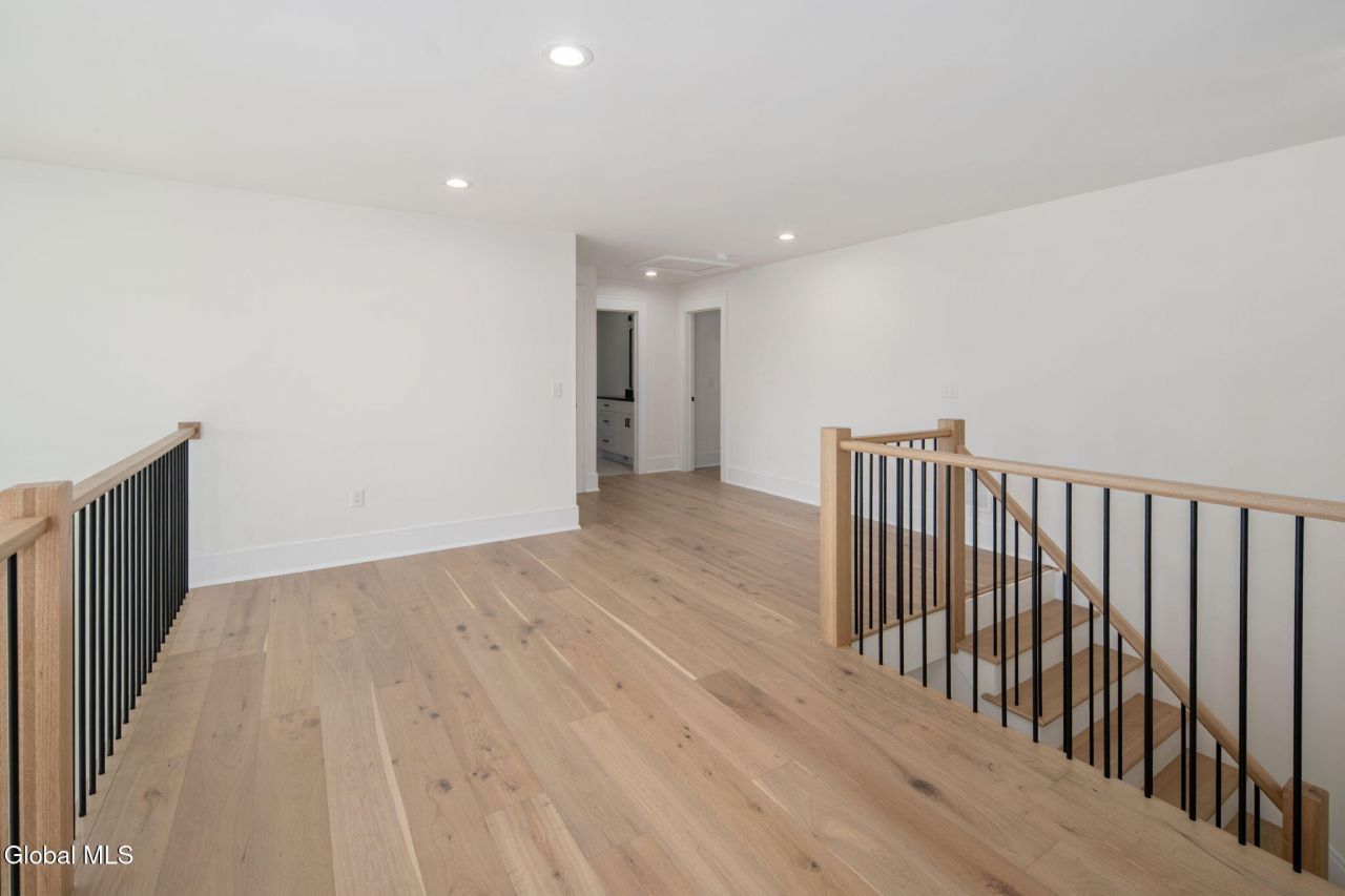 Lake George, New York, 12845, United States, 3 Bedrooms Bedrooms, ,3 BathroomsBathrooms,Residential,For Sale,1961144