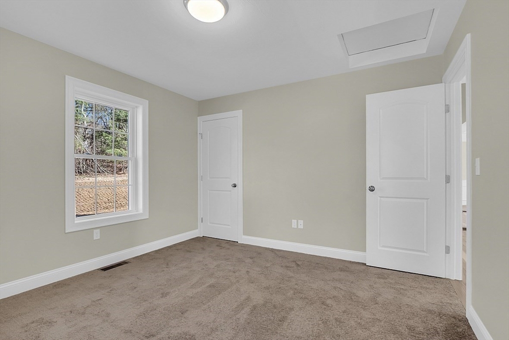 Leominster, Massachusetts, 01453, United States, 3 Bedrooms Bedrooms, ,2 BathroomsBathrooms,Residential,For Sale,1826440