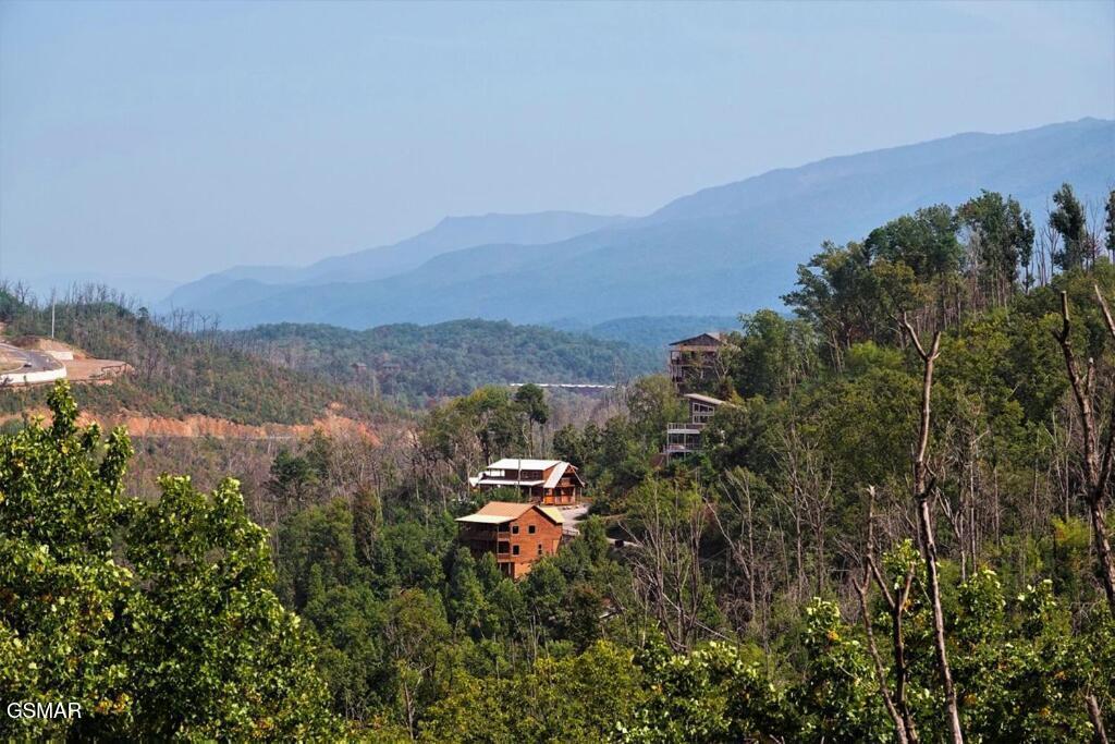 Gatlinburg, Tennessee, 37738, United States, 4 Bedrooms Bedrooms, ,6 BathroomsBathrooms,Residential,For Sale,1976574