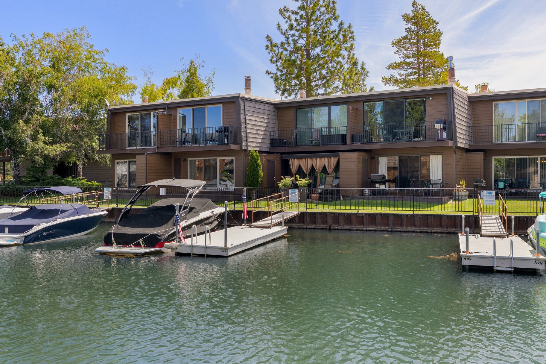  Tahoe Keys Waterfront Townhome - 物件實景