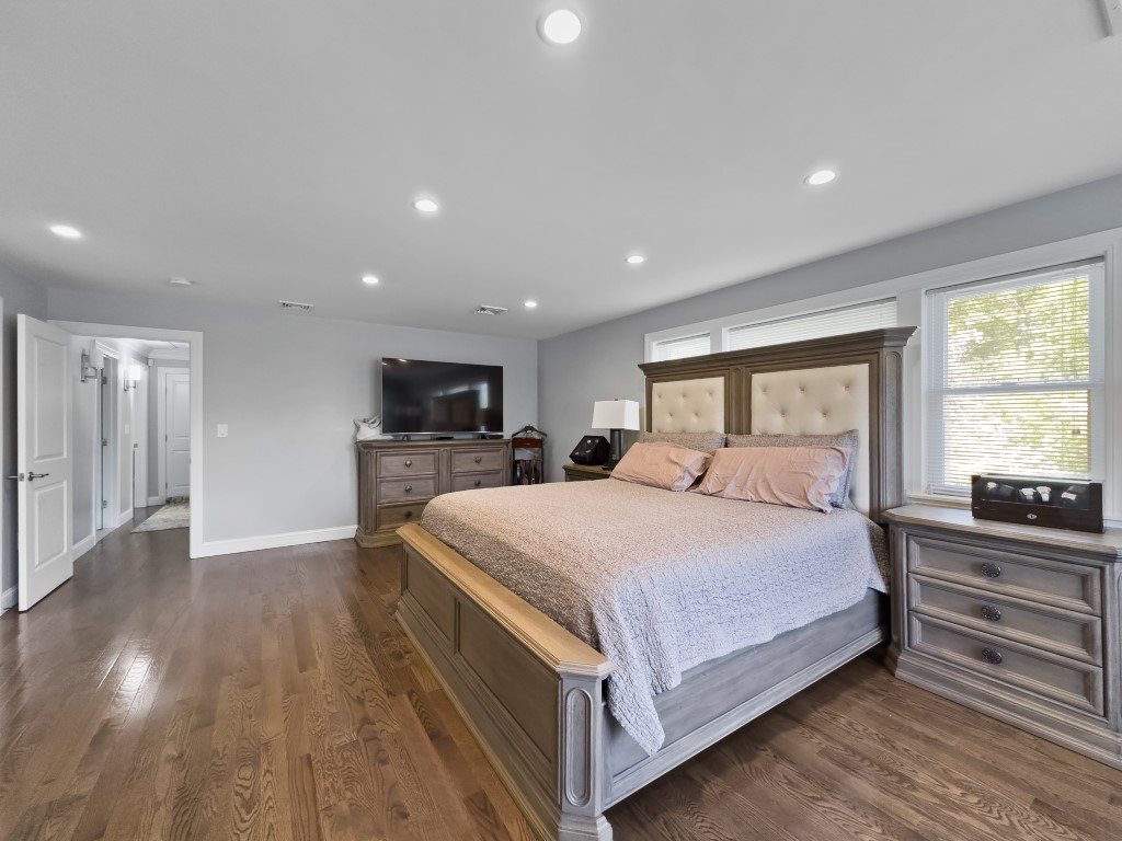 North Andover, Massachusetts, 01845, United States, 3 Bedrooms Bedrooms, ,4 BathroomsBathrooms,Residential,For Sale,2005973