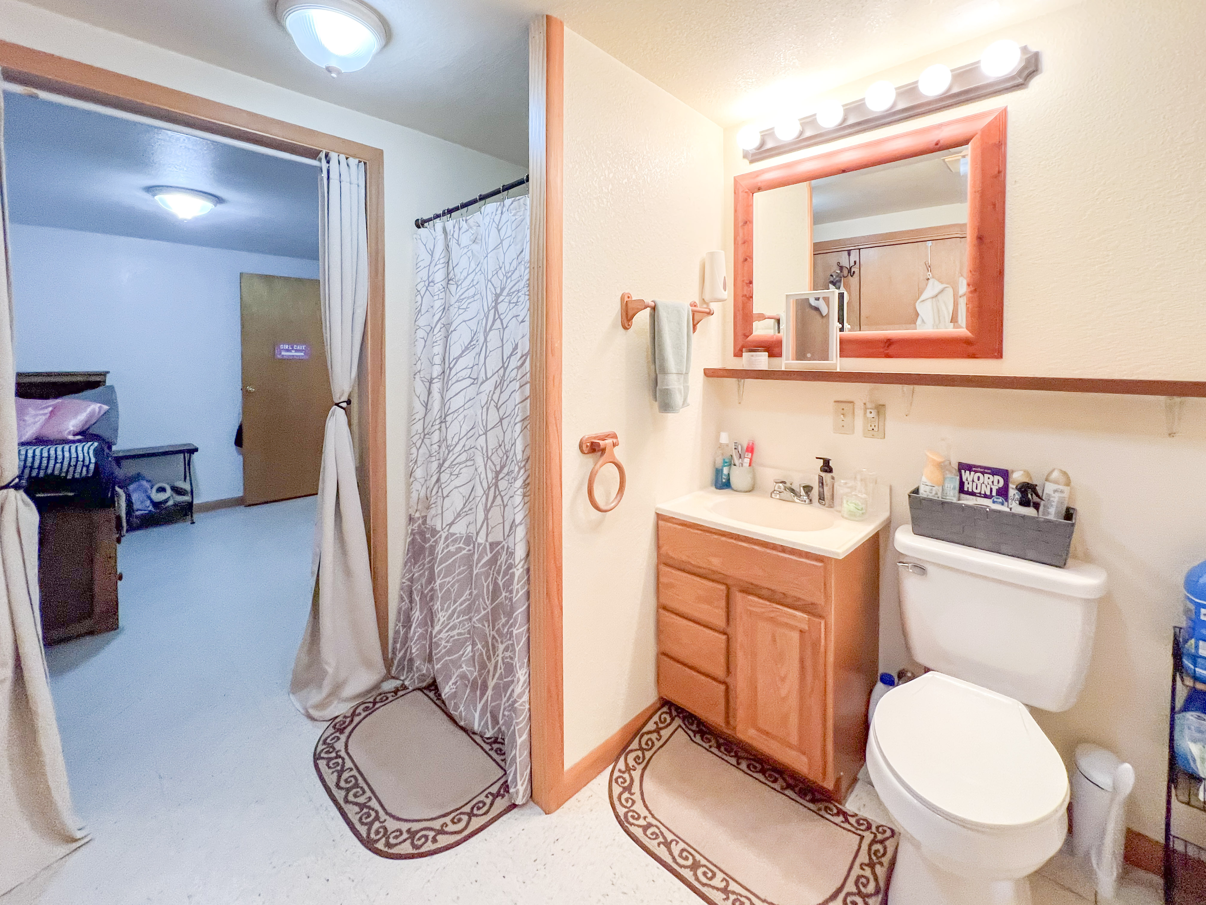 Colville, Washington, 99114, United States, 2 Bedrooms Bedrooms, ,2 BathroomsBathrooms,Residential,For Sale,1928739