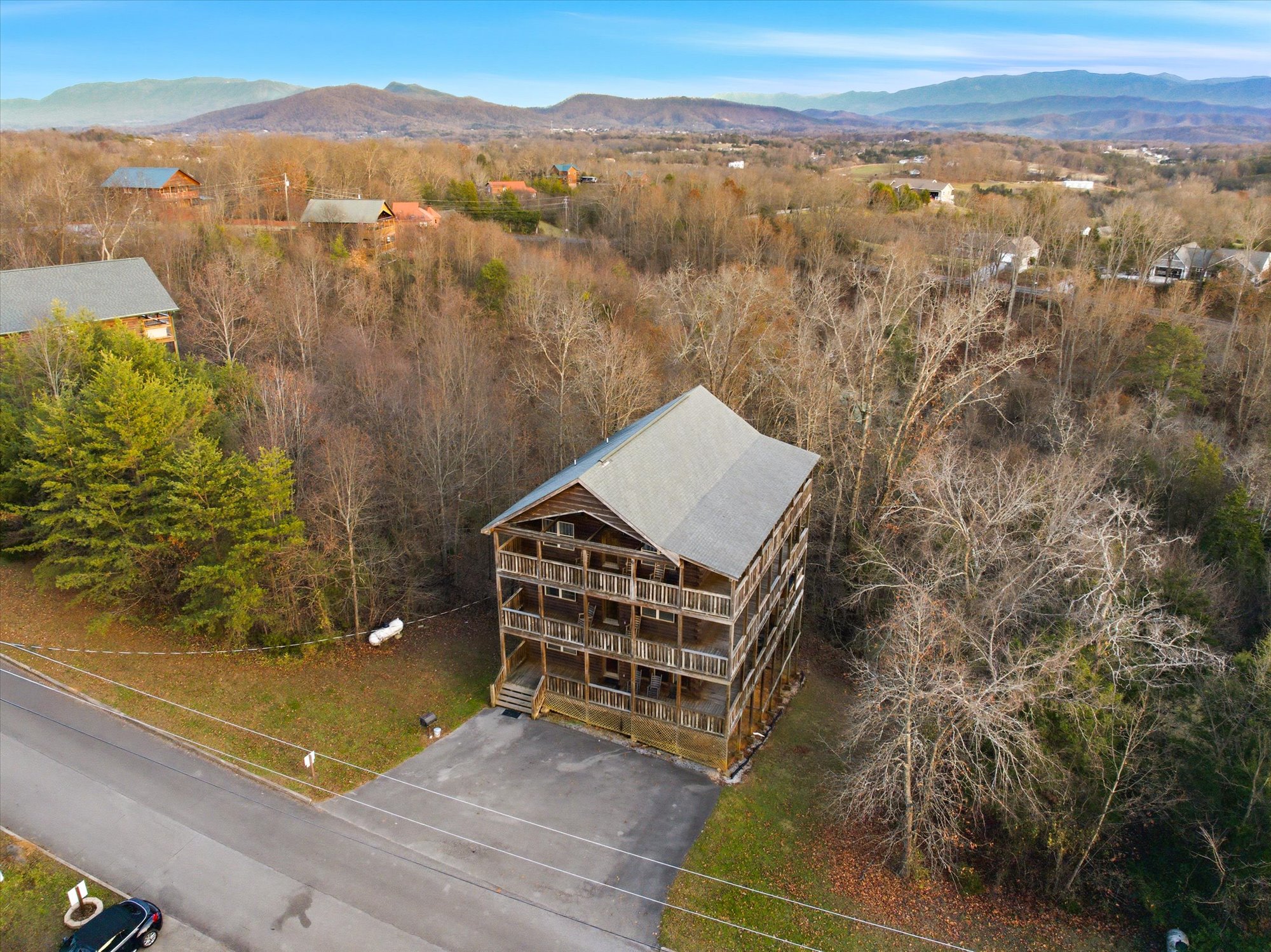 Sevierville, Tennessee, 37876-3406, United States, 3 Bedrooms Bedrooms, ,5 BathroomsBathrooms,Residential,For Sale,2048789