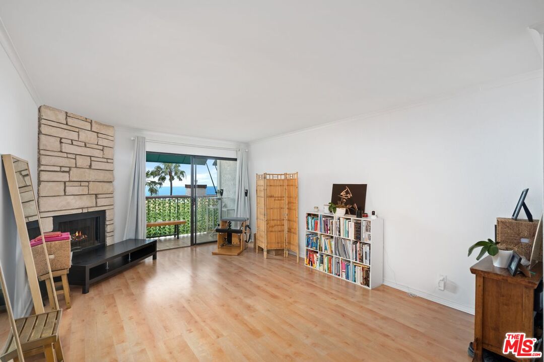 Malibu, California, 90265, United States, 1 Bedroom Bedrooms, ,1 BathroomBathrooms,Residential,For Sale,1840451