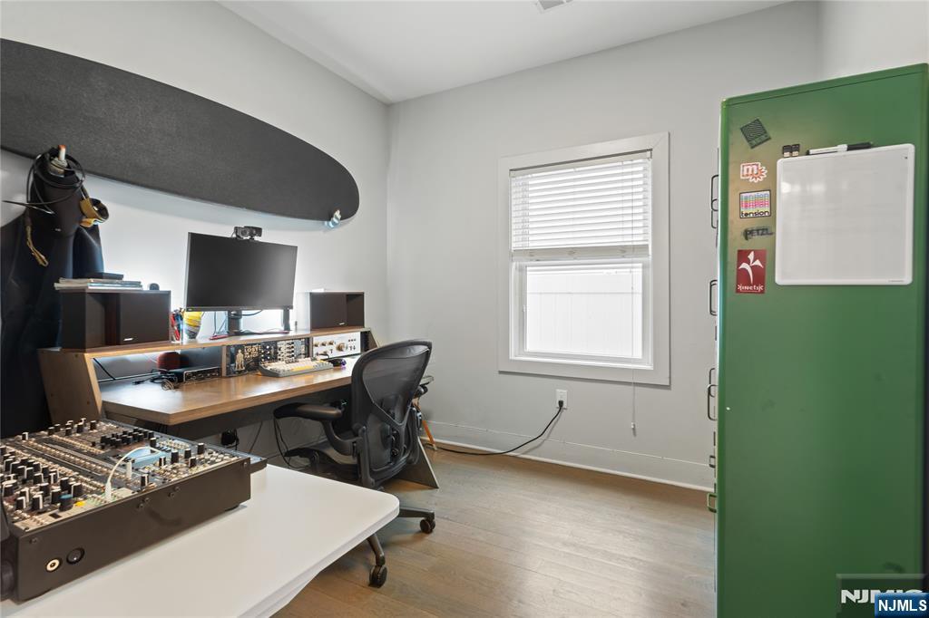 Jersey City, New Jersey, 07307, United States, 3 Bedrooms Bedrooms, ,2 BathroomsBathrooms,Residential,For Sale,1918659