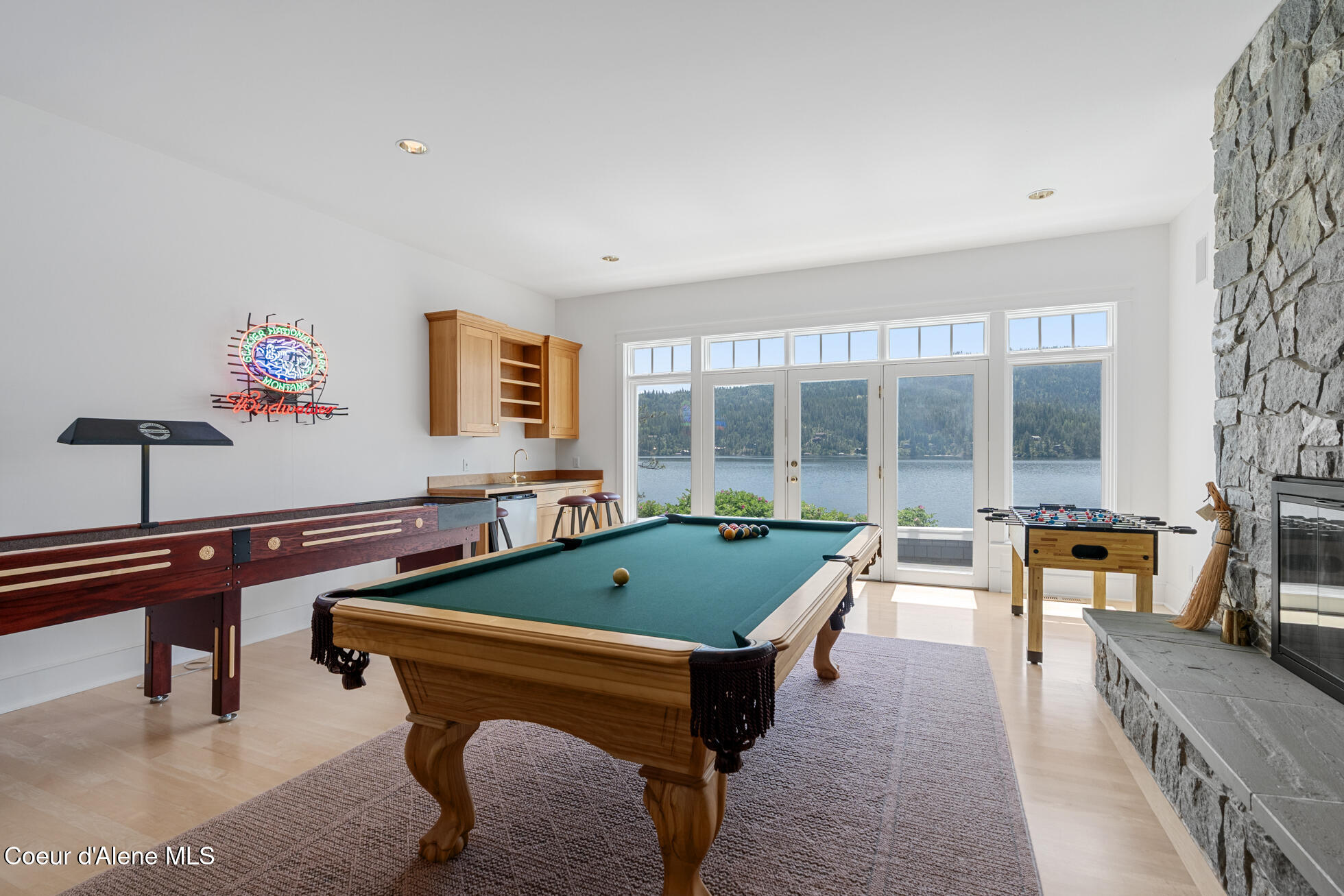 Coeur d'Alene, Idaho, 83814, United States, 4 Bedrooms Bedrooms, ,5 BathroomsBathrooms,Residential,For Sale,1864122