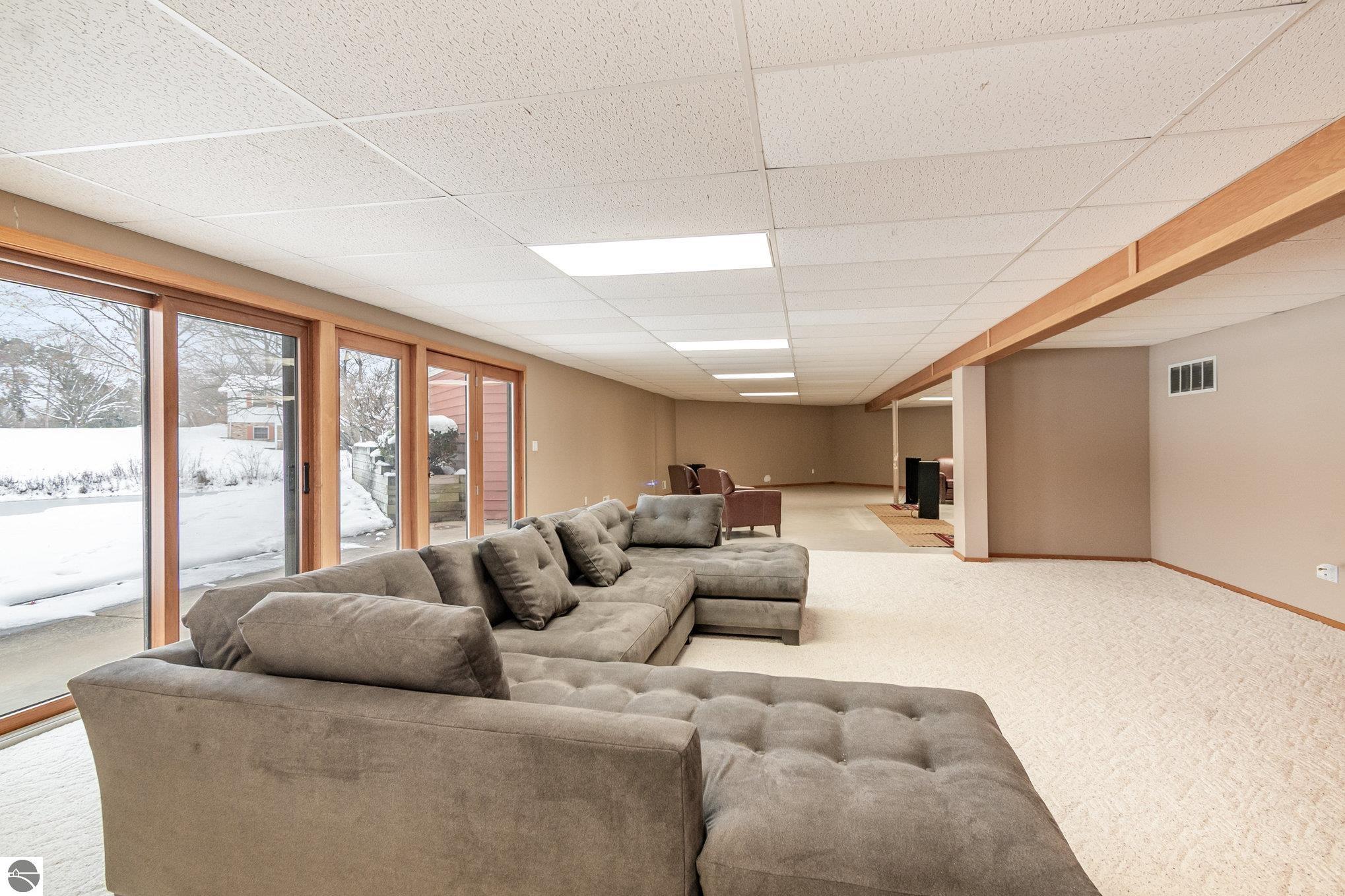 Alma, Michigan, 48801, United States, 5 Bedrooms Bedrooms, ,4 BathroomsBathrooms,Residential,For Sale,2000371