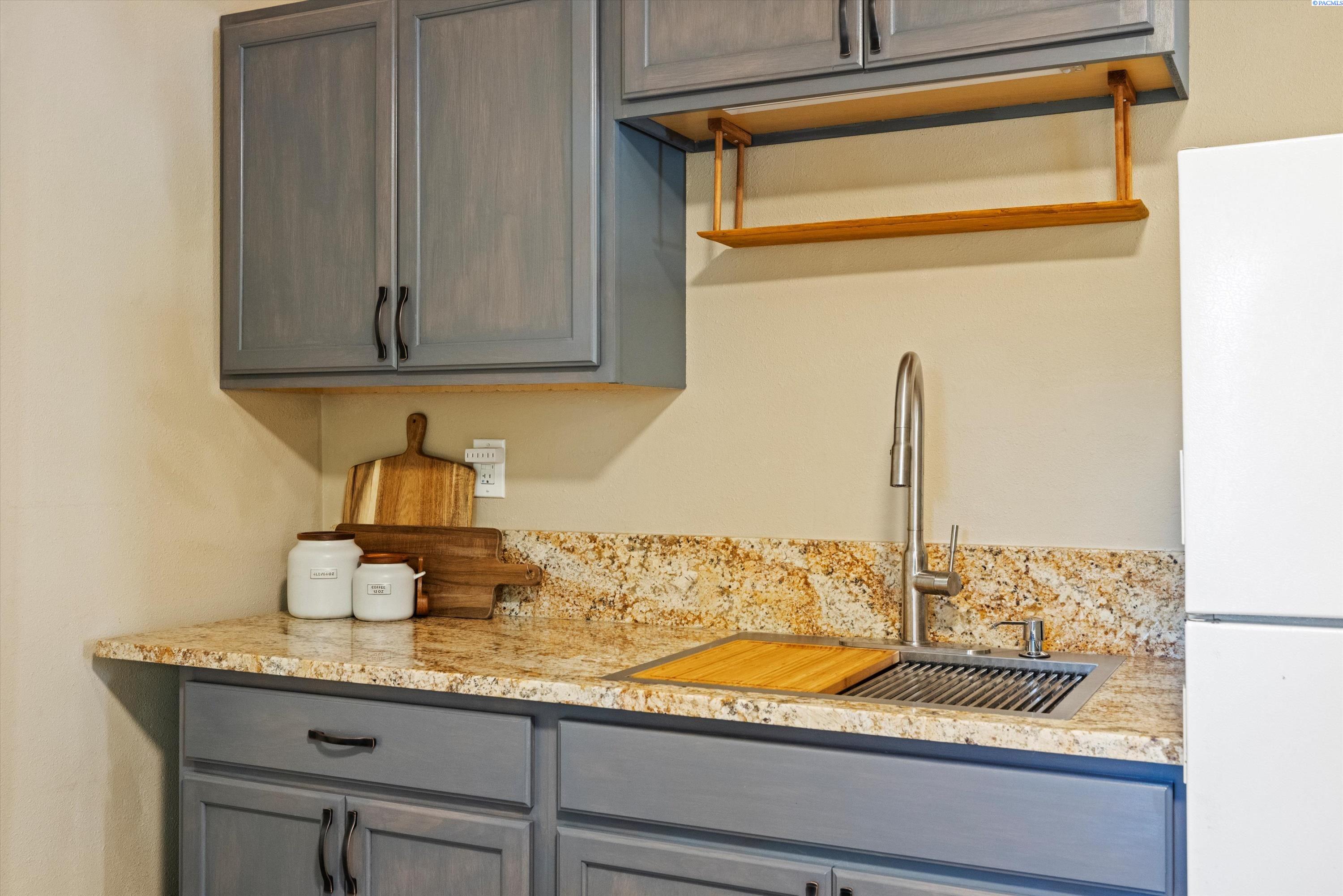 18228 SW Shore Avenue, Beverly, Washington, 99321, United States, ,Residential,For Sale,18228 SW Shore Avenue,1630879