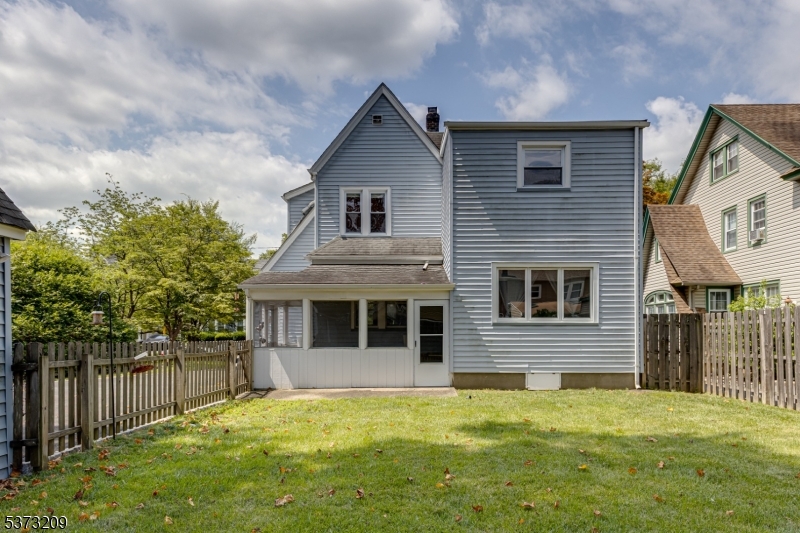 Scotch Plains Twp., New Jersey, 07076, United States, 4 Bedrooms Bedrooms, ,2 BathroomsBathrooms,Residential,For Sale,1900897