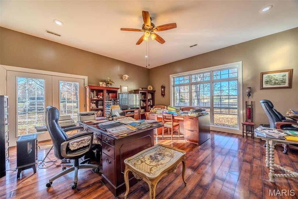 Lebanon, Missouri, 65536, United States, 4 Bedrooms Bedrooms, ,4 BathroomsBathrooms,Residential,For Sale,1976703