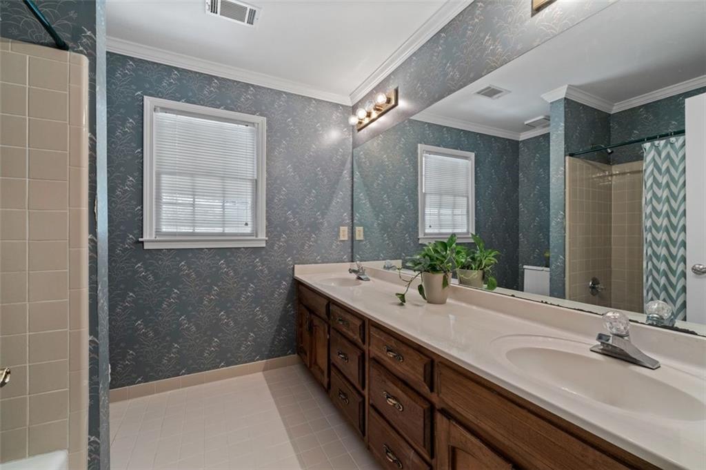 Alpharetta, Georgia, 30022, United States, 4 Bedrooms Bedrooms, ,3 BathroomsBathrooms,Residential,For Sale,1948412