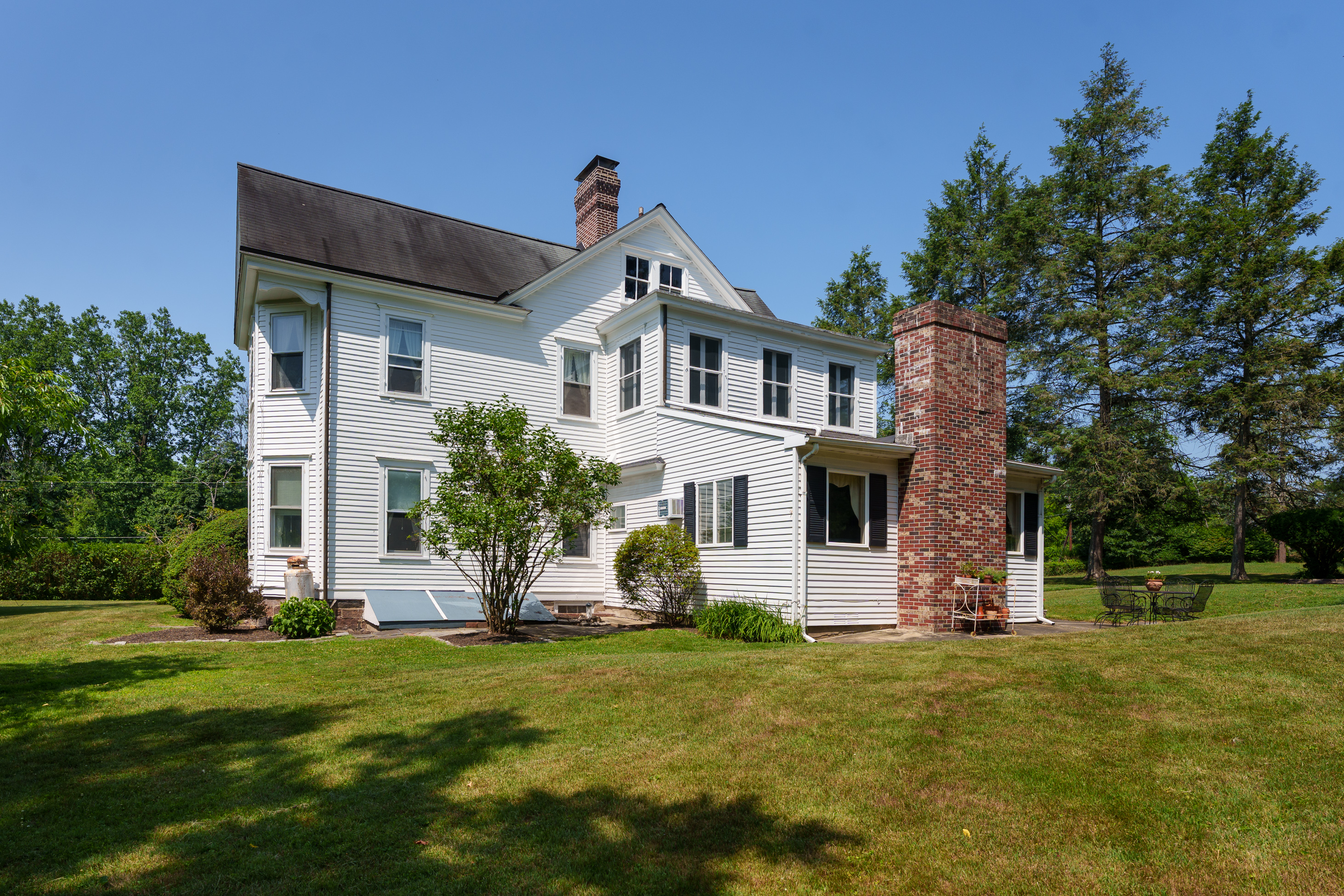  Historic Elegance Meets Everyday Living on Two Beautiful Acres - 物件實景