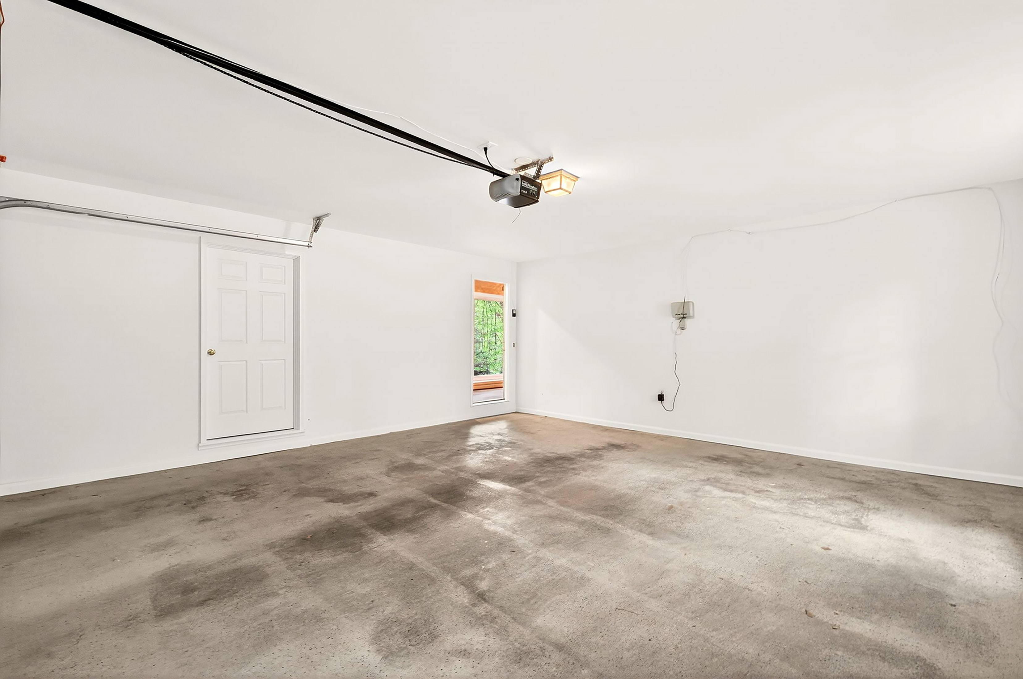  Thoughtfully Expanded and Updated Dunwoody Home on Wooded 0.82+/- Acre Lot - 物件實景