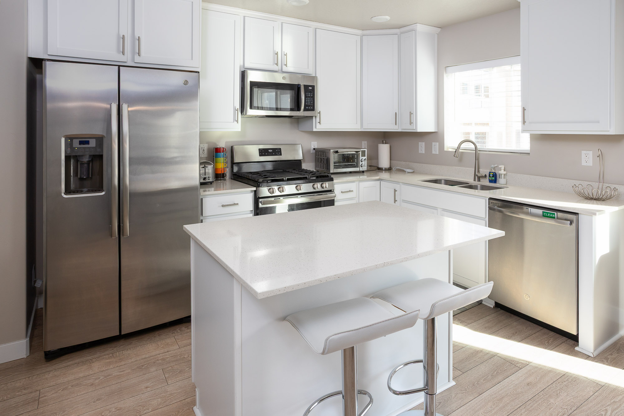 Provo, Utah, 84601, United States, 4 Bedrooms Bedrooms, ,3 BathroomsBathrooms,Residential,For Sale,1978881