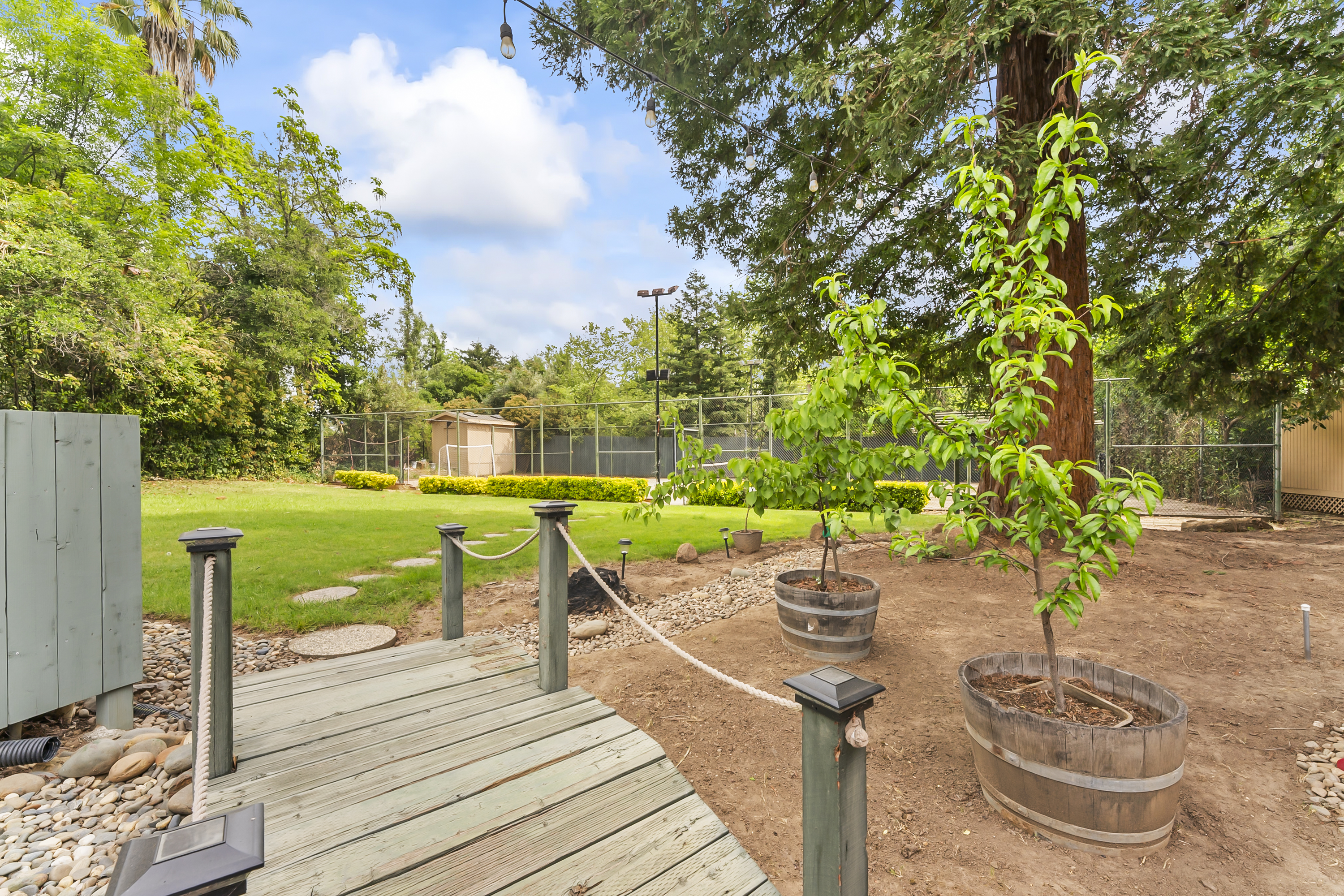  2230 Hillcrest Way, Carmichael, CA 95608 - 物件實景