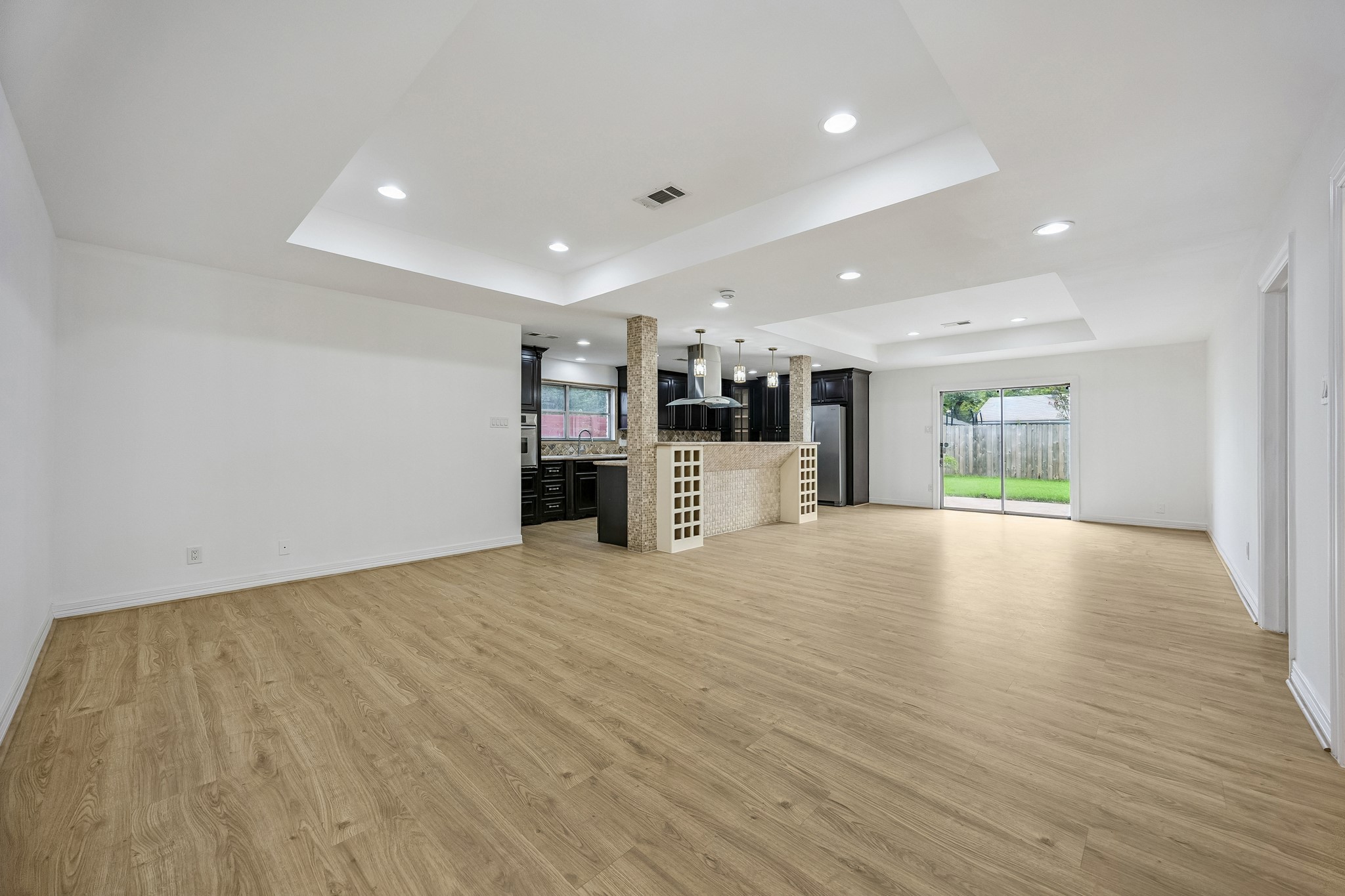  9418 Meadowbriar Lane - 物件實景