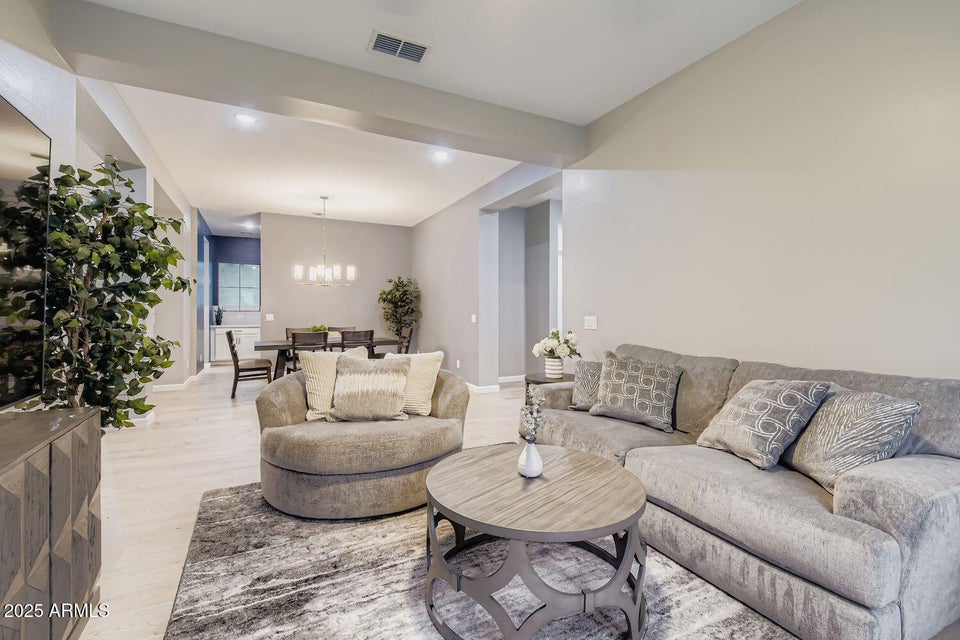 Queen Creek, Arizona, 85142, United States, 3 Bedrooms Bedrooms, ,3 BathroomsBathrooms,Residential,For Sale,1997801