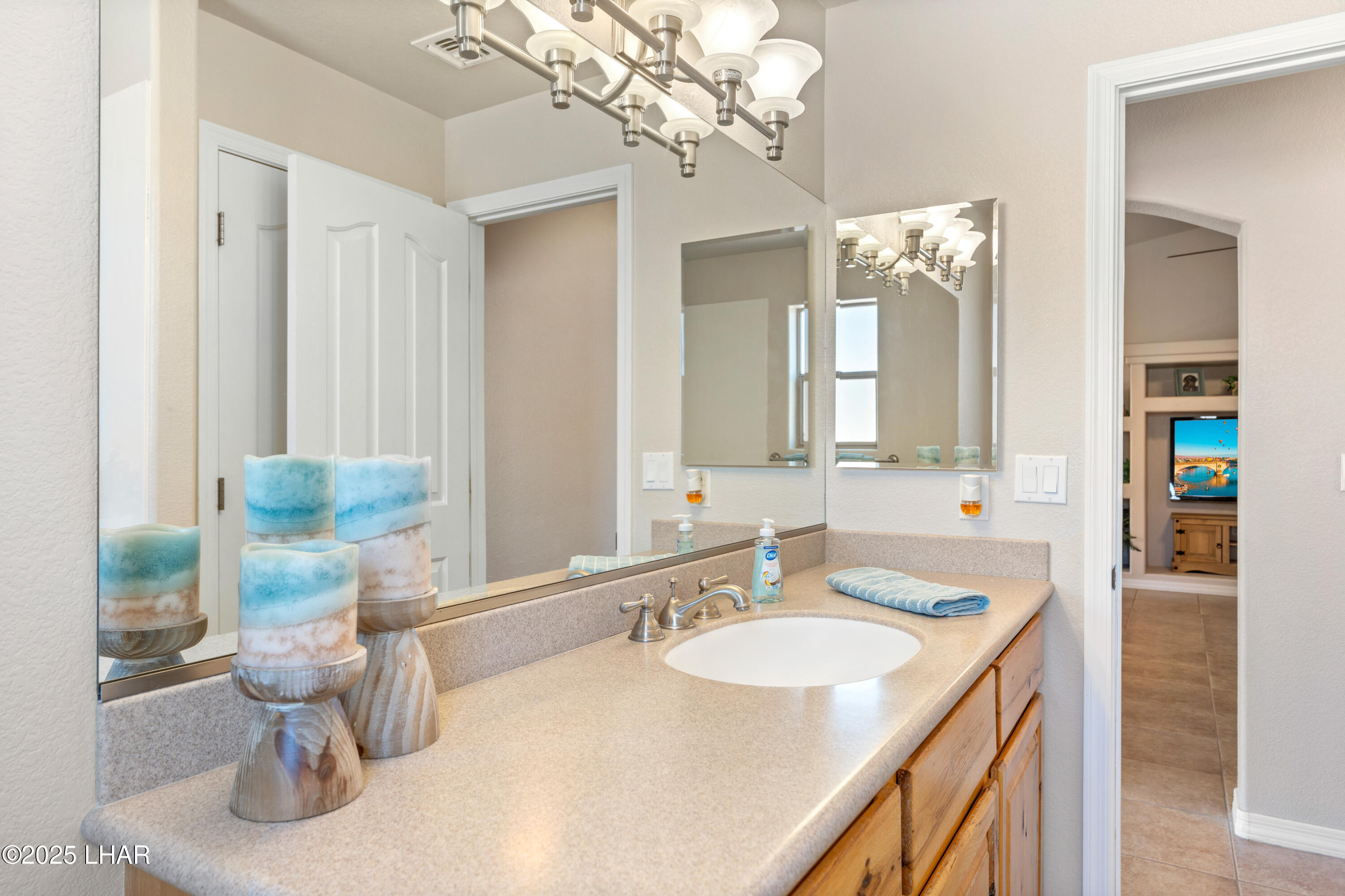 Lake Havasu City, Arizona, 86404, United States, 3 Bedrooms Bedrooms, ,1 BathroomBathrooms,Residential,For Sale,1967862