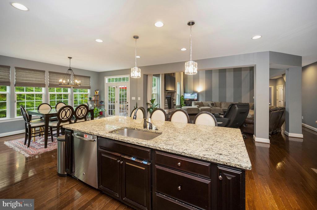 Woodbridge, Virginia, 22193, United States, 6 Bedrooms Bedrooms, ,6 BathroomsBathrooms,Residential,For Sale,1919107