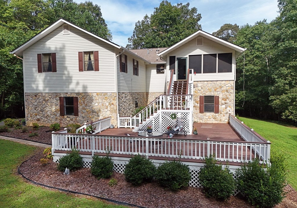 Ellijay, Georgia, 30536, United States, 4 Bedrooms Bedrooms, ,3 BathroomsBathrooms,Residential,For Sale,1940340