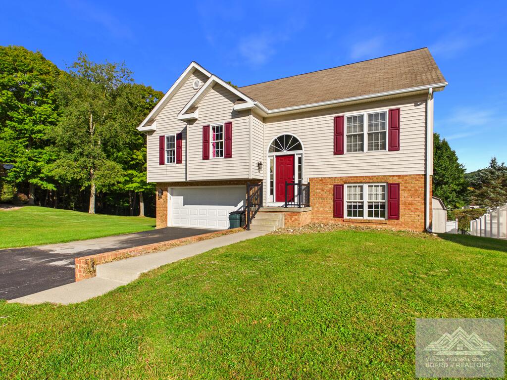 Brandon Dr, Bluefield, VA 24605