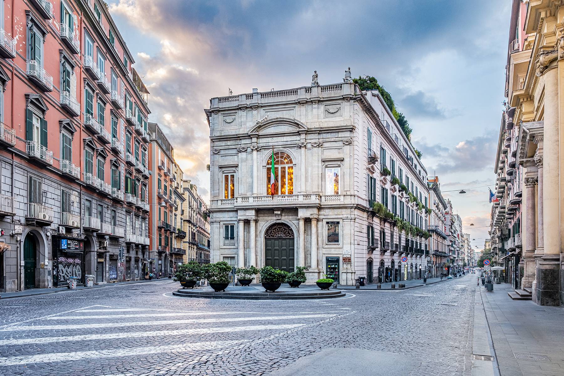  Monumental historic mansion in the heart of Naples - 物件實景