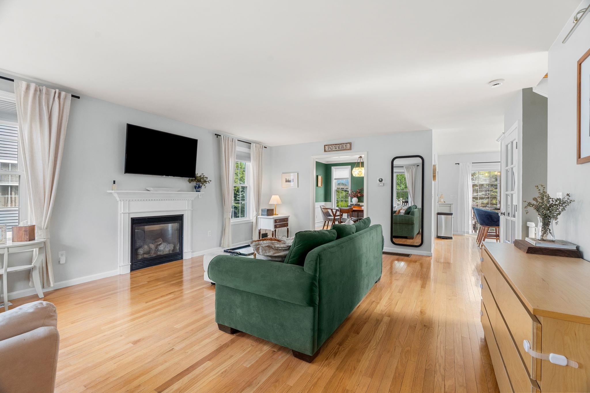 Dover, New Hampshire, 03820, United States, 4 Bedrooms Bedrooms, ,3 BathroomsBathrooms,Residential,For Sale,1941678