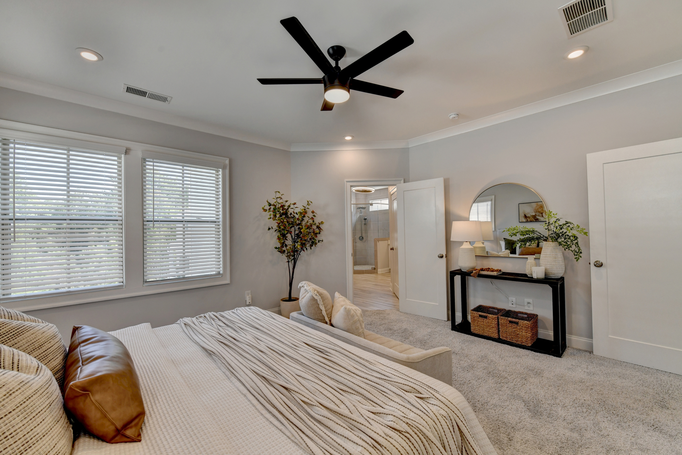  Thoughtfully Designed Milton Home Offers Low-maintenance Living - 物件實景