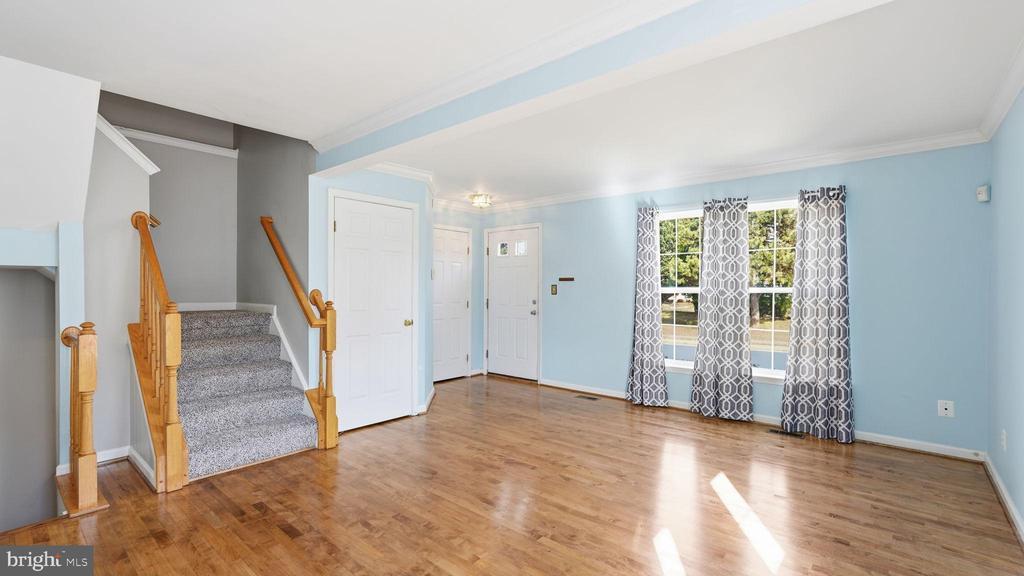 Gainesville, Virginia, 20155, United States, 3 Bedrooms Bedrooms, ,2 BathroomsBathrooms,Residential,For Sale,1989623