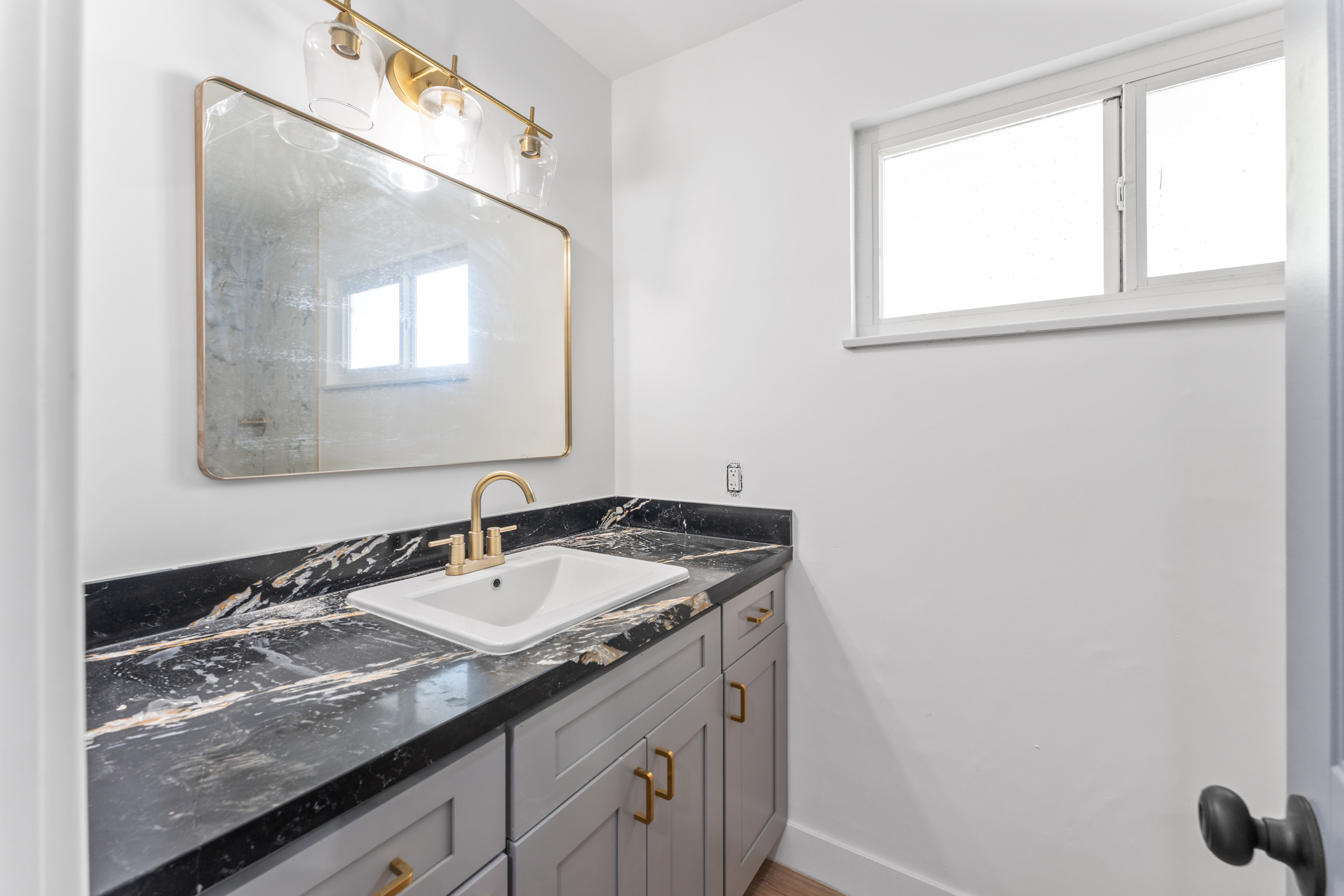 Rialto, California, 92376, United States, 4 Bedrooms Bedrooms, ,2 BathroomsBathrooms,Residential,For Sale,2006386