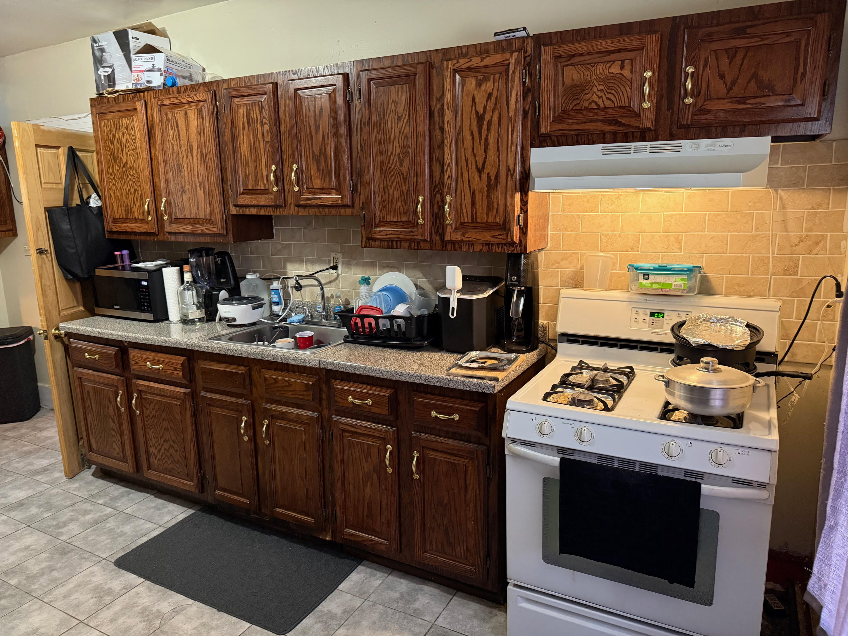 Bridgeport, Connecticut, 06608, United States, 6 Bedrooms Bedrooms, ,3 BathroomsBathrooms,Residential,For Sale,1936865
