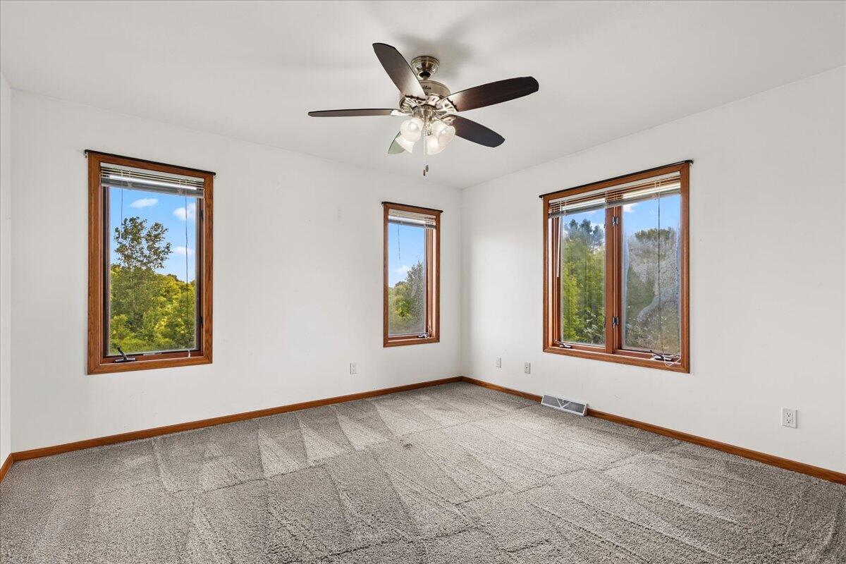 Hubbard, Wisconsin, 53035, United States, 4 Bedrooms Bedrooms, ,4 BathroomsBathrooms,Residential,For Sale,1885428