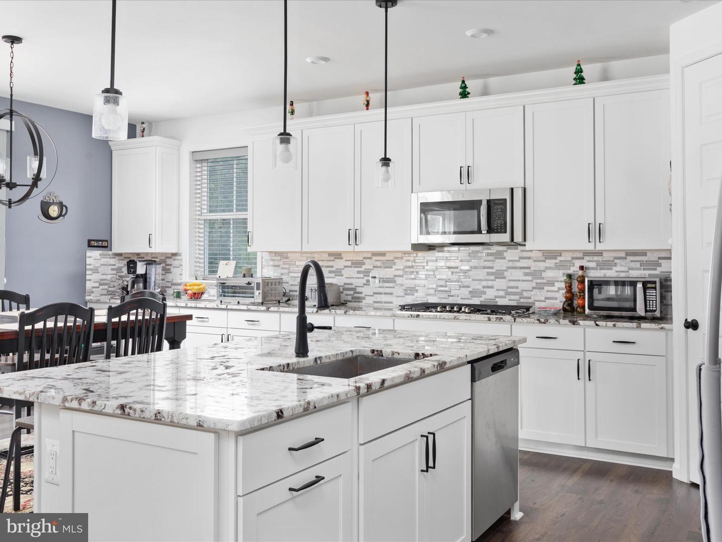 Winchester, Virginia, 22602, United States, 5 Bedrooms Bedrooms, ,5 BathroomsBathrooms,Residential,For Sale,1913787