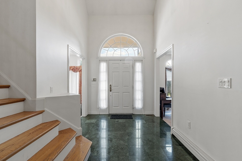 Middleton, Massachusetts, 01949, United States, 4 Bedrooms Bedrooms, ,4 BathroomsBathrooms,Residential,For Sale,1981147