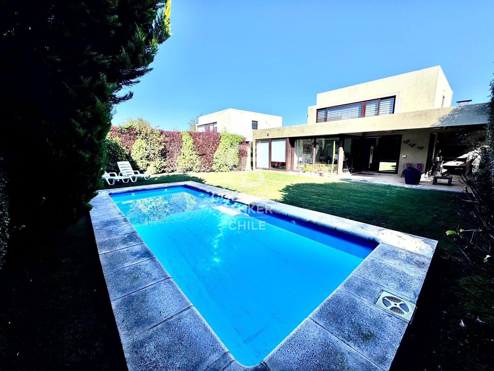 Colina, Chile, 4 Bedrooms Bedrooms, ,4 BathroomsBathrooms,Residential,For Sale,1690506