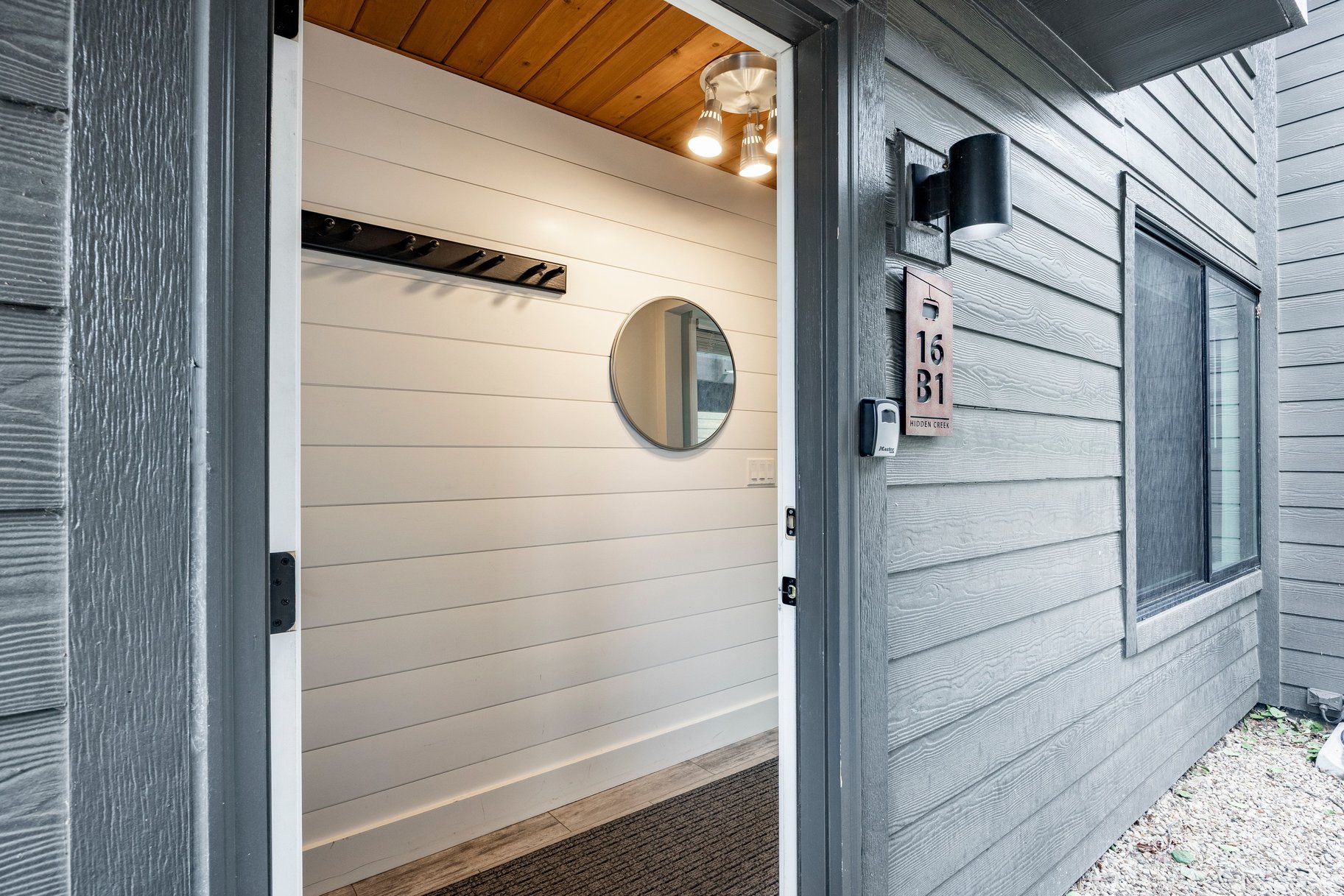  Ground Level Unit, Walk to Ski Lifts - 物件實景