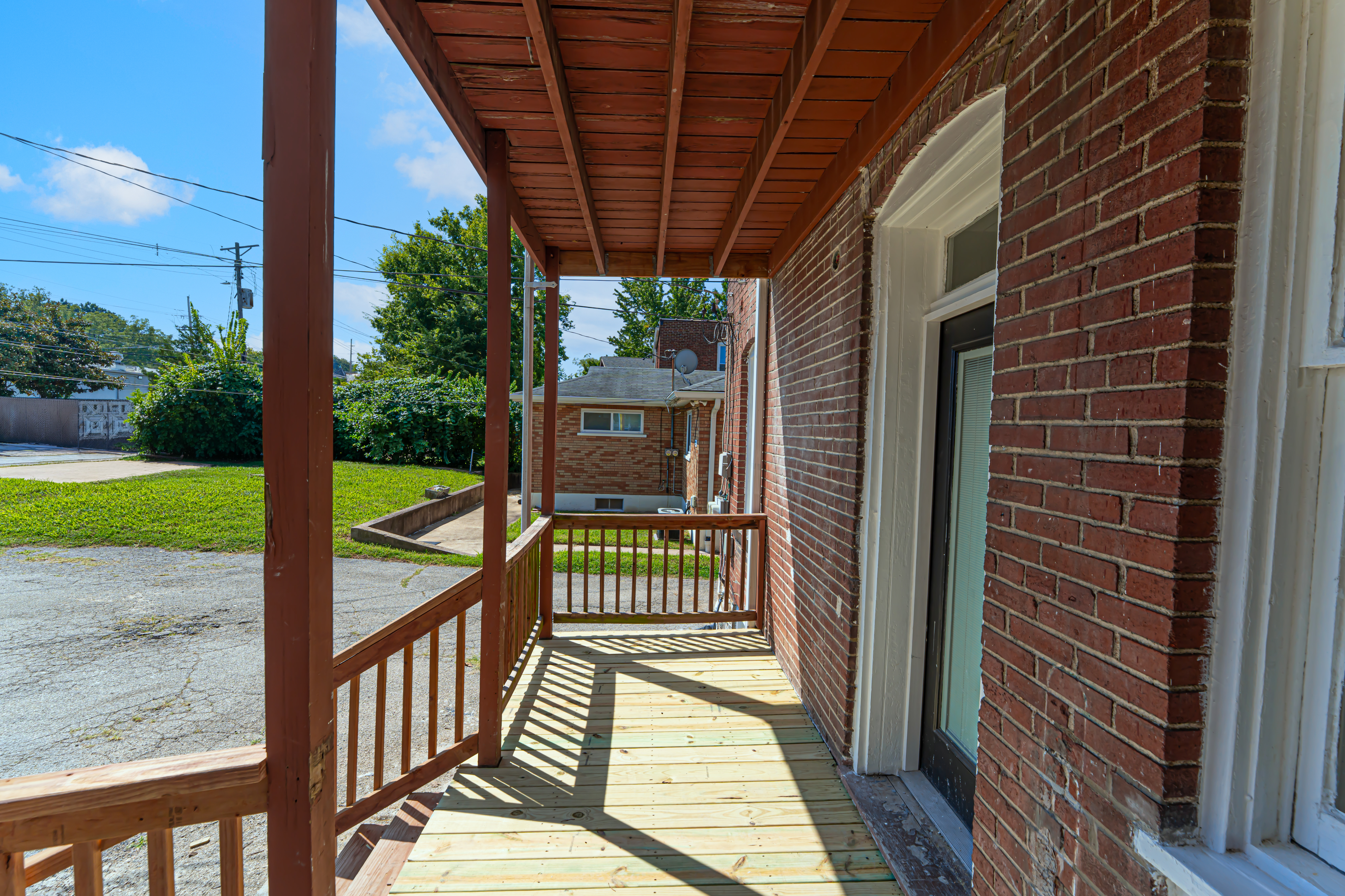  Renovated Richmond Heights Two-Family - 物件實景