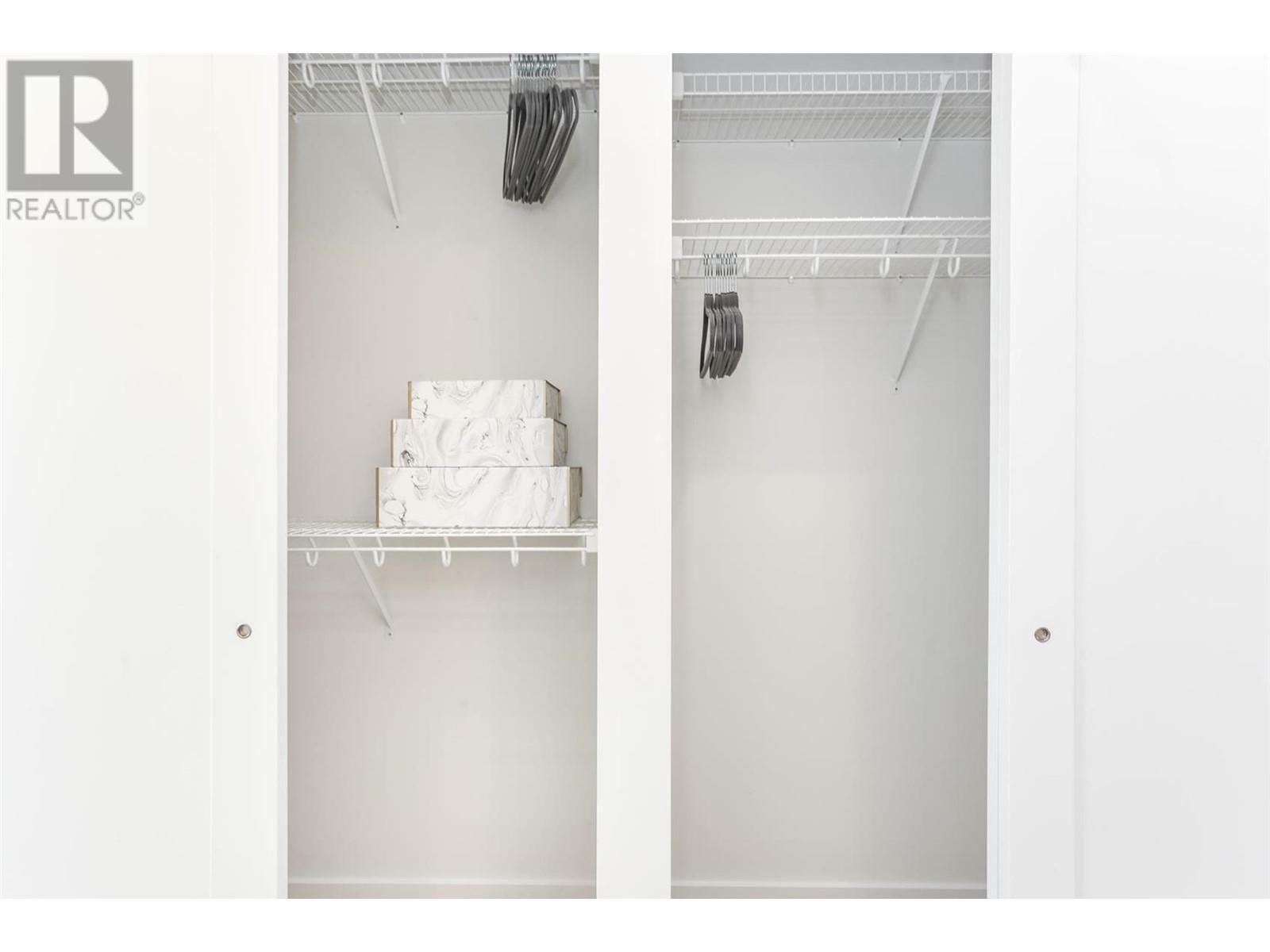 KELOWNA, British Columbia, V1V 0H2, CA, 3 Bedrooms Bedrooms, ,2 BathroomsBathrooms,Residential,For Sale,1961488