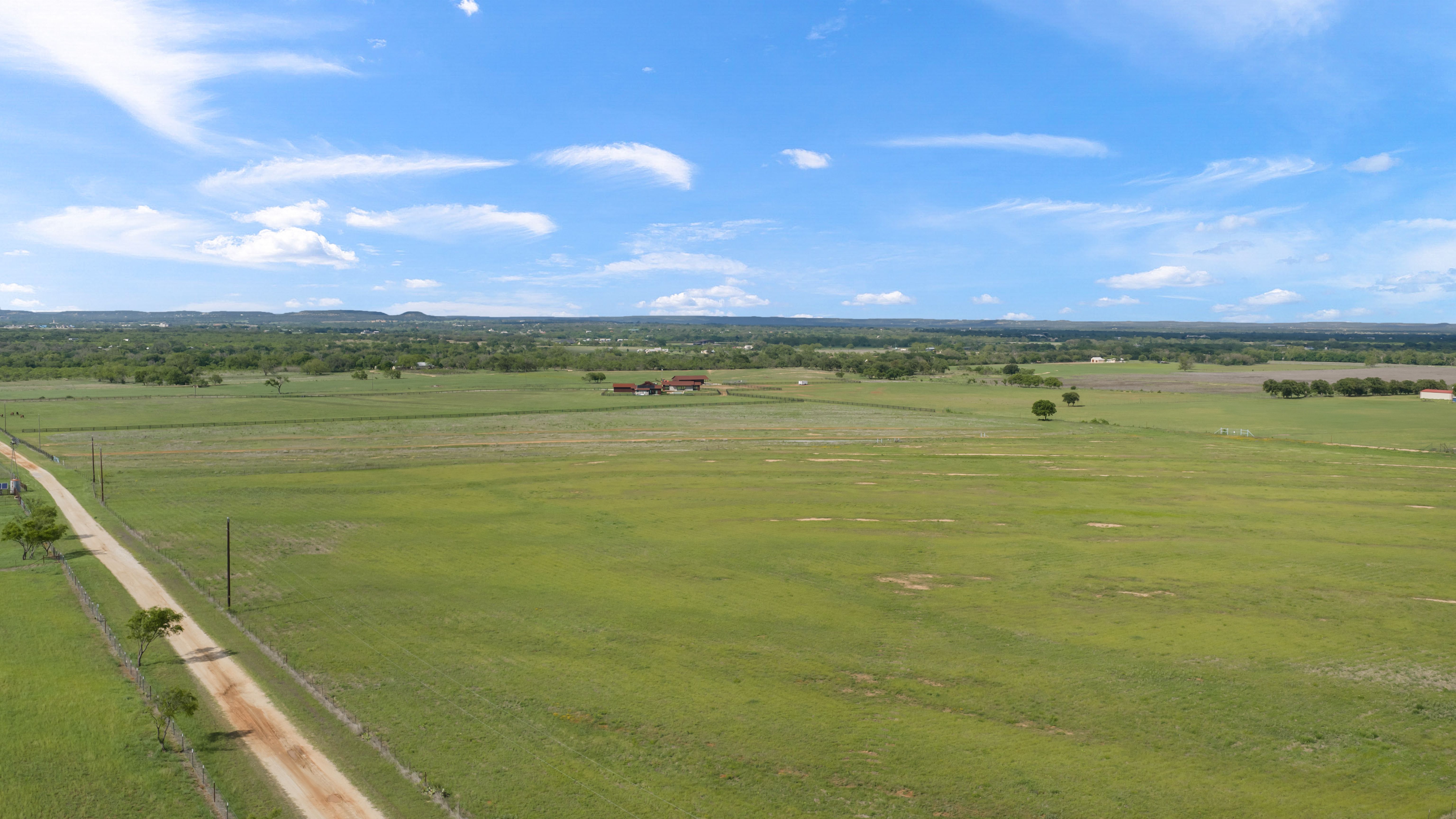  466 German Lane, Fredericksburg, TX 78624 - 物件實景