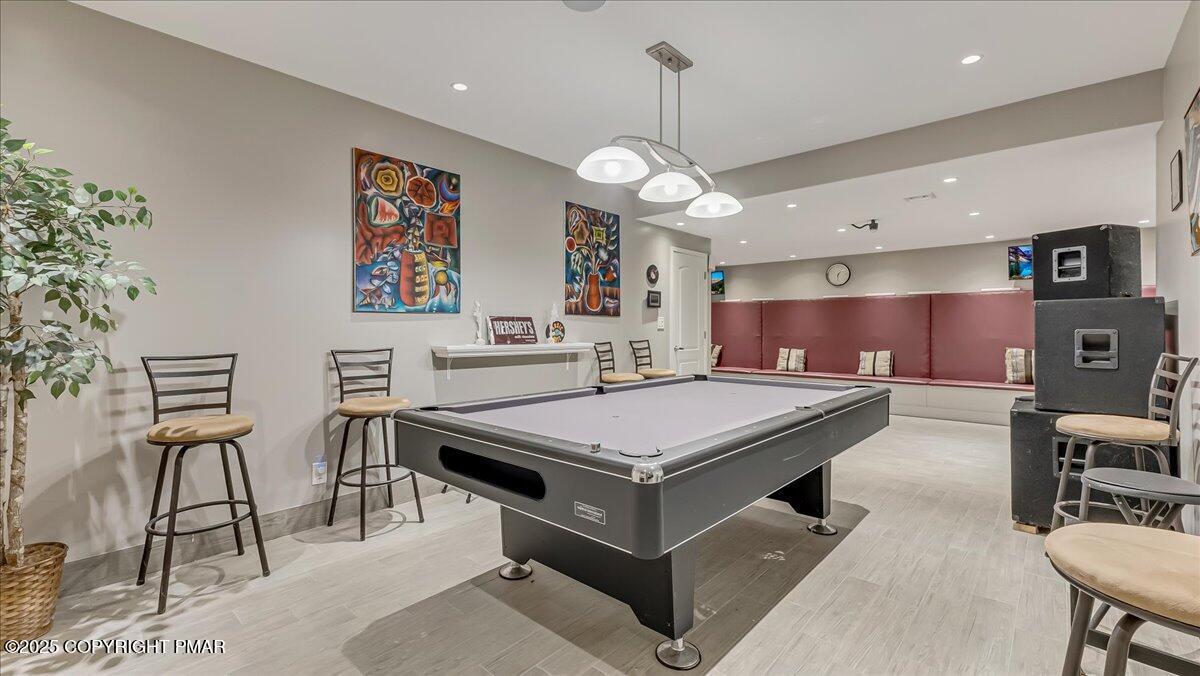 East Stroudsburg, Pennsylvania, 18302, United States, 5 Bedrooms Bedrooms, ,4 BathroomsBathrooms,Residential,For Sale,1980579