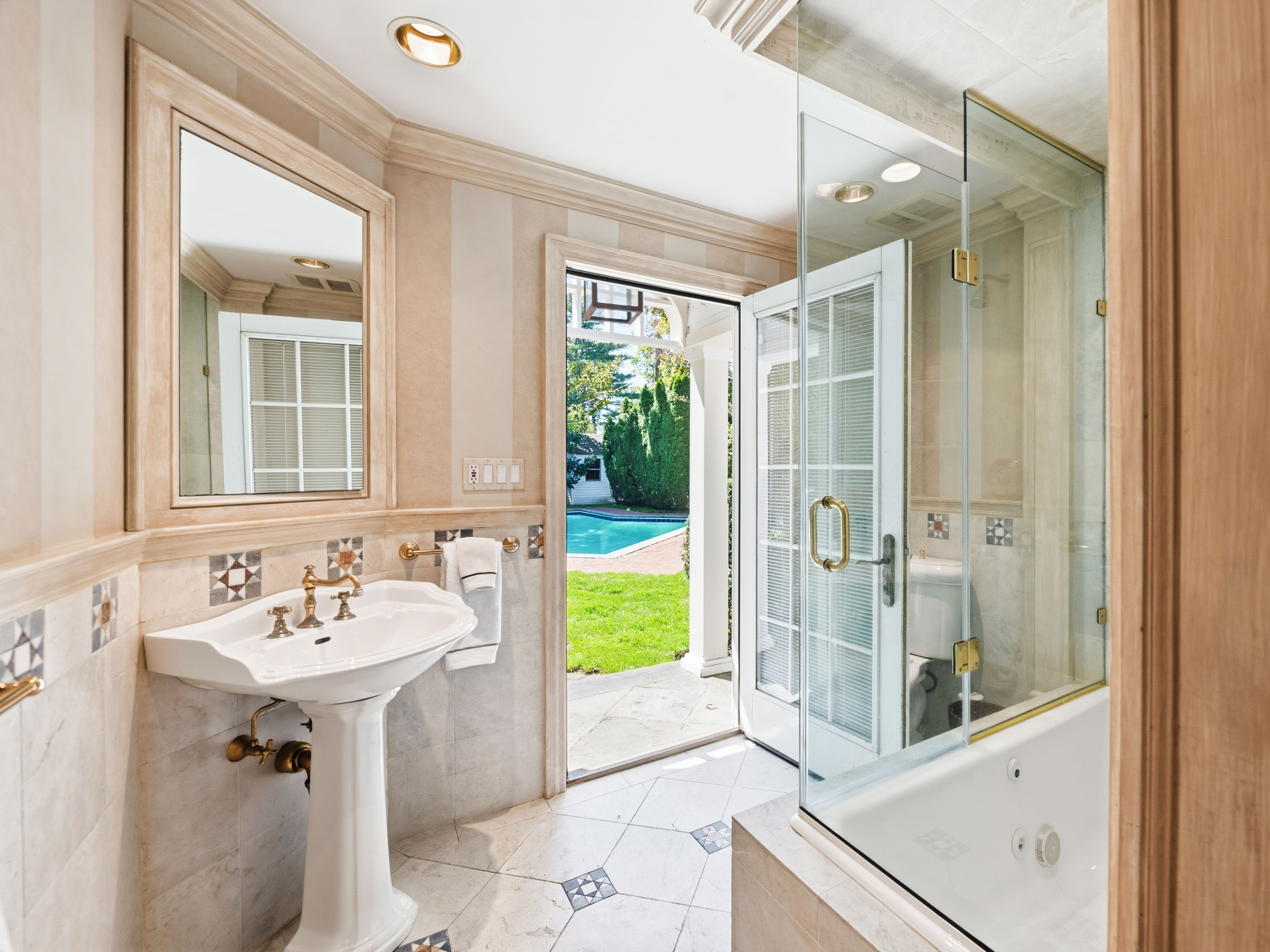  2 Aspen Place, Great Neck, NY 11021 - 物件實景