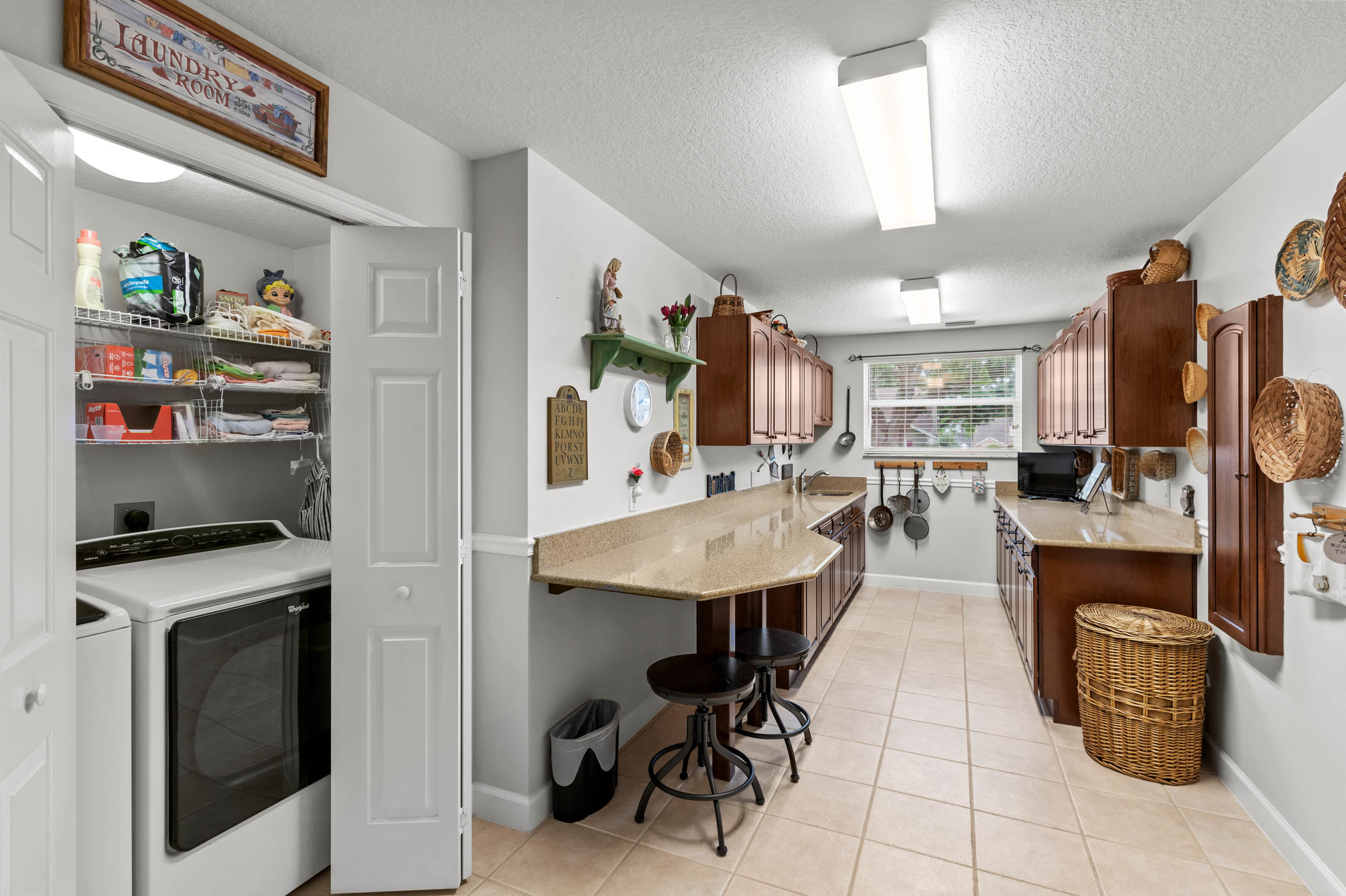 Eustis, Florida, 32736, United States, 3 Bedrooms Bedrooms, ,4 BathroomsBathrooms,Residential,For Sale,2013226