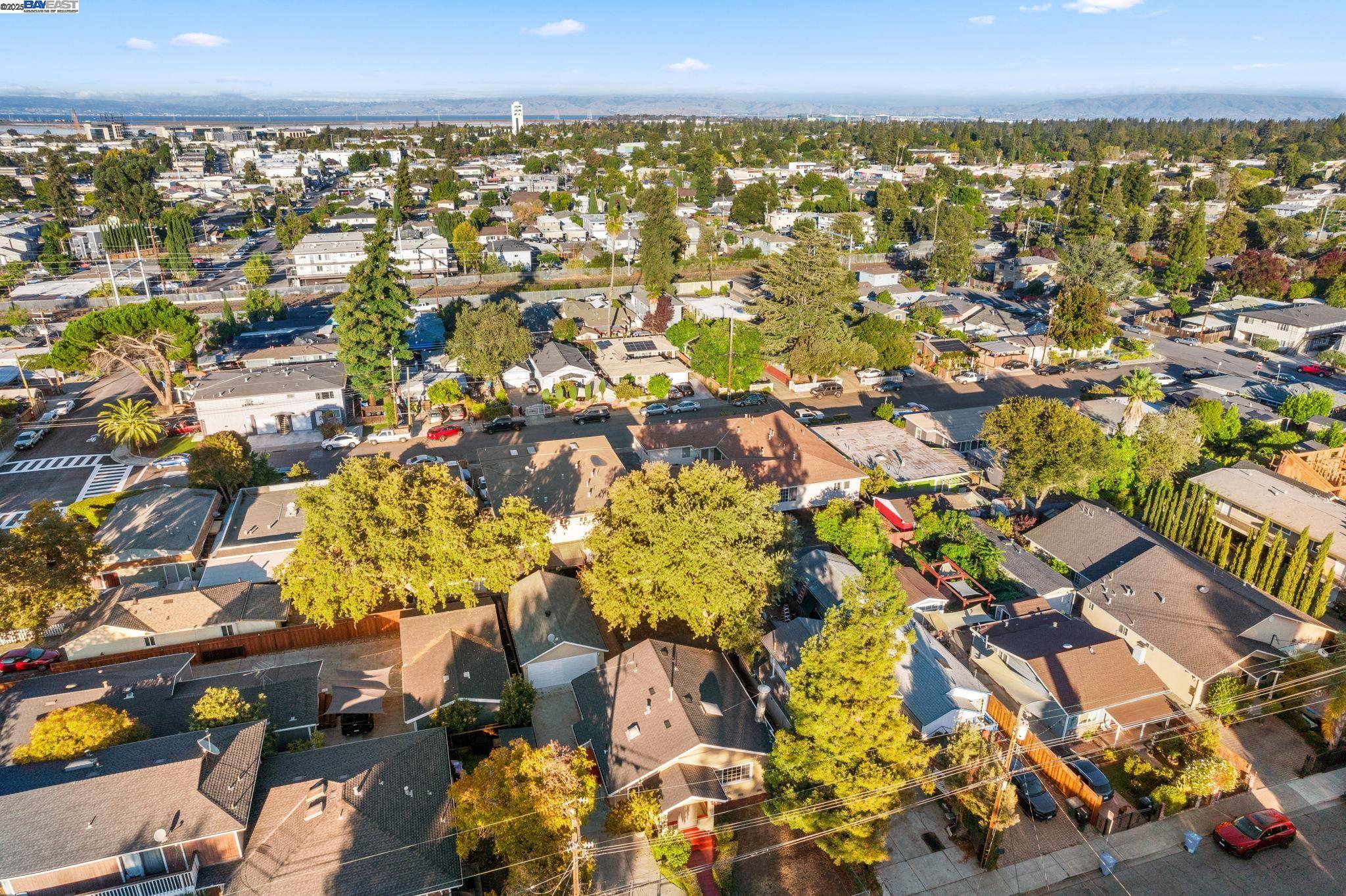 Redwood City, California, 94063, United States, 2 Bedrooms Bedrooms, ,1 BathroomBathrooms,Residential,For Sale,1991020