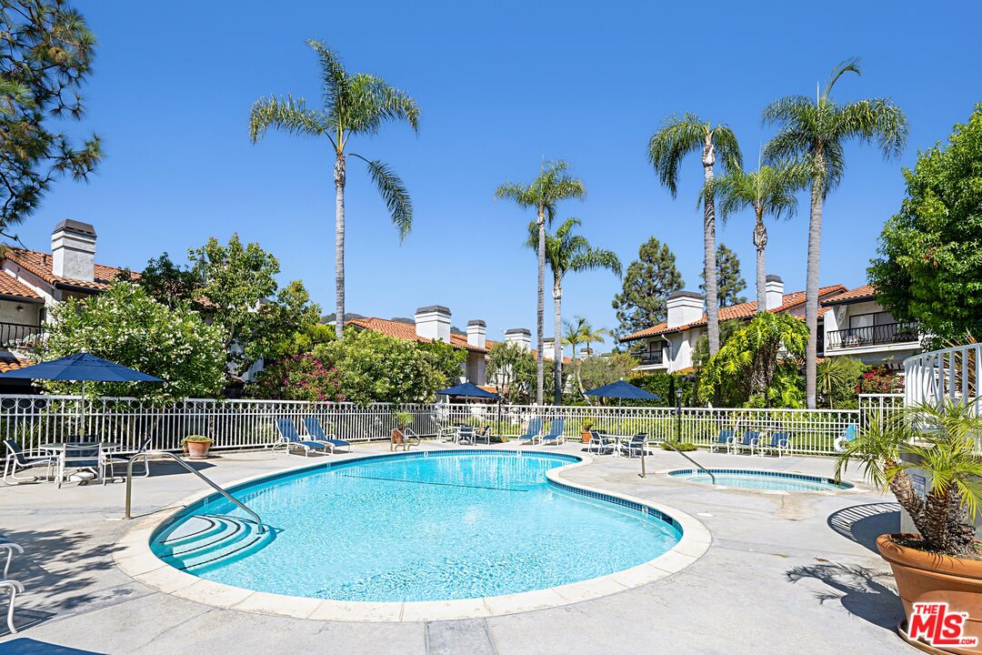 Pacific Palisades, California, 90272, United States, 3 Bedrooms Bedrooms, ,2 BathroomsBathrooms,Residential,For Sale,1926101