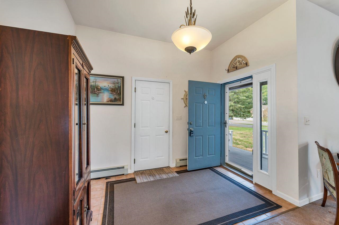 Seabrook, New Hampshire, 03874, United States, 3 Bedrooms Bedrooms, ,2 BathroomsBathrooms,Residential,For Sale,1986462